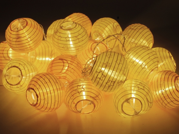 LED-Sommerlichterkette, 0,9W, Lampions, gelb/orange - Produktbild 2