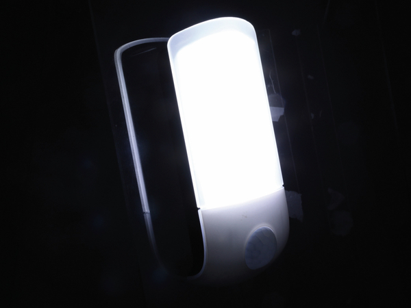 Daylite LED-Nachtlicht NL-84040 mit PIR, silber/schwarz - Produktbild 5
