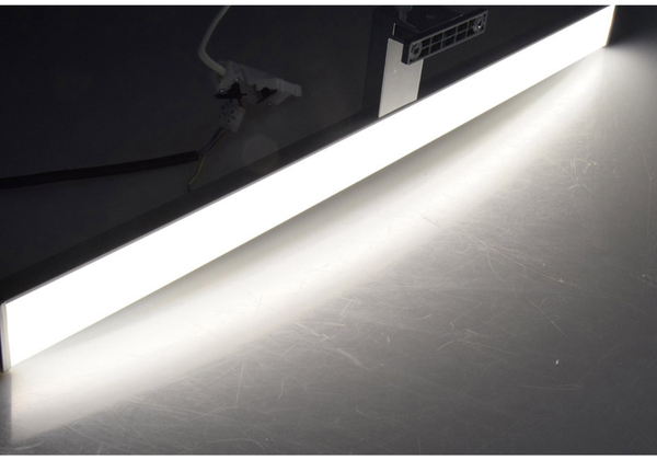 CHILITEC LED-Spiegelleuchte “Banho 15W“, 230V, 15W, 1200lm, 780 mm, 4000K - Produktbild 3