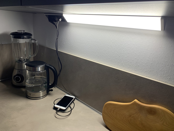 Bold Lighting LED-Unterbauleuchte Dante, 18 W, 1500 lm, 4000 K, 80 cm, 2-fach Steckdose, 2x USB - Produktbild 7