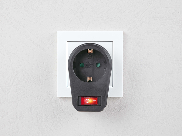 Hama Schutzkontakt-Zwischensteckdose mit Schalter, 16 A, schwarz - Produktbild 2