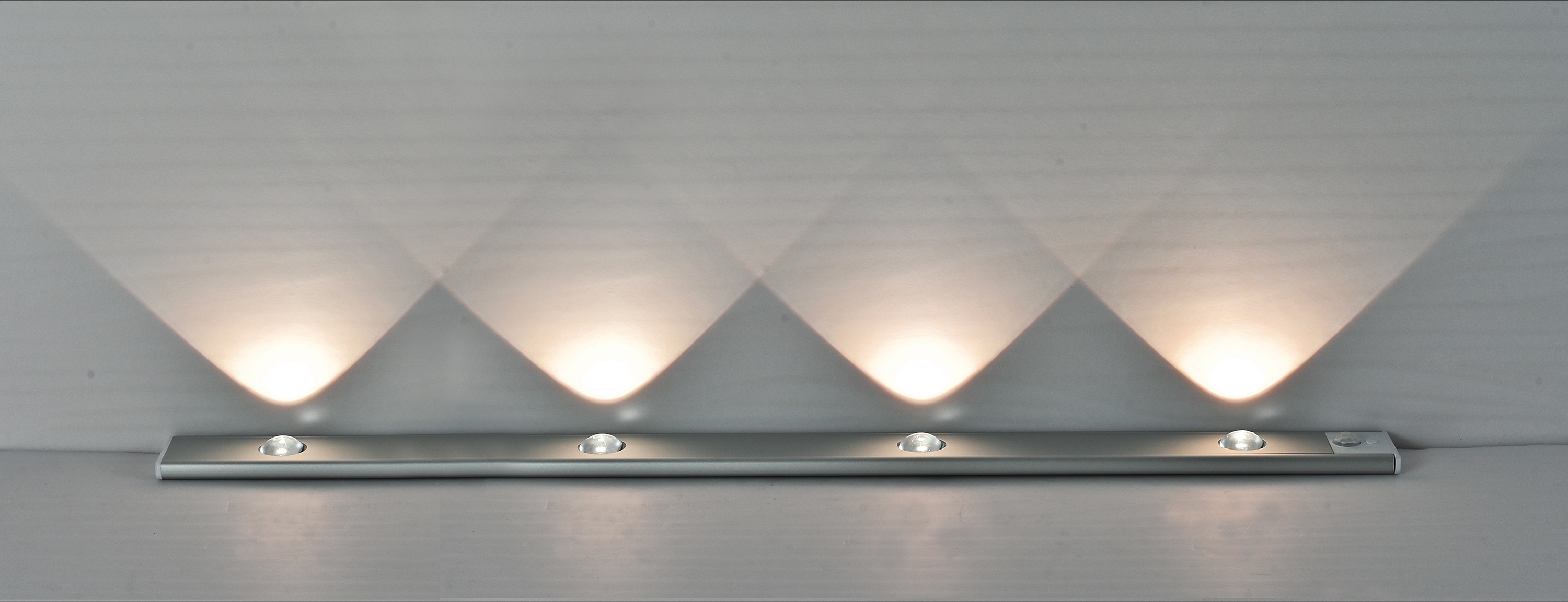 LED-Akku-Unterbauleuchten REV Spot, 2W, CCT, 140lm, warmwein, neutralweiß, kaltweiß, IP20, silber, 60 cm
