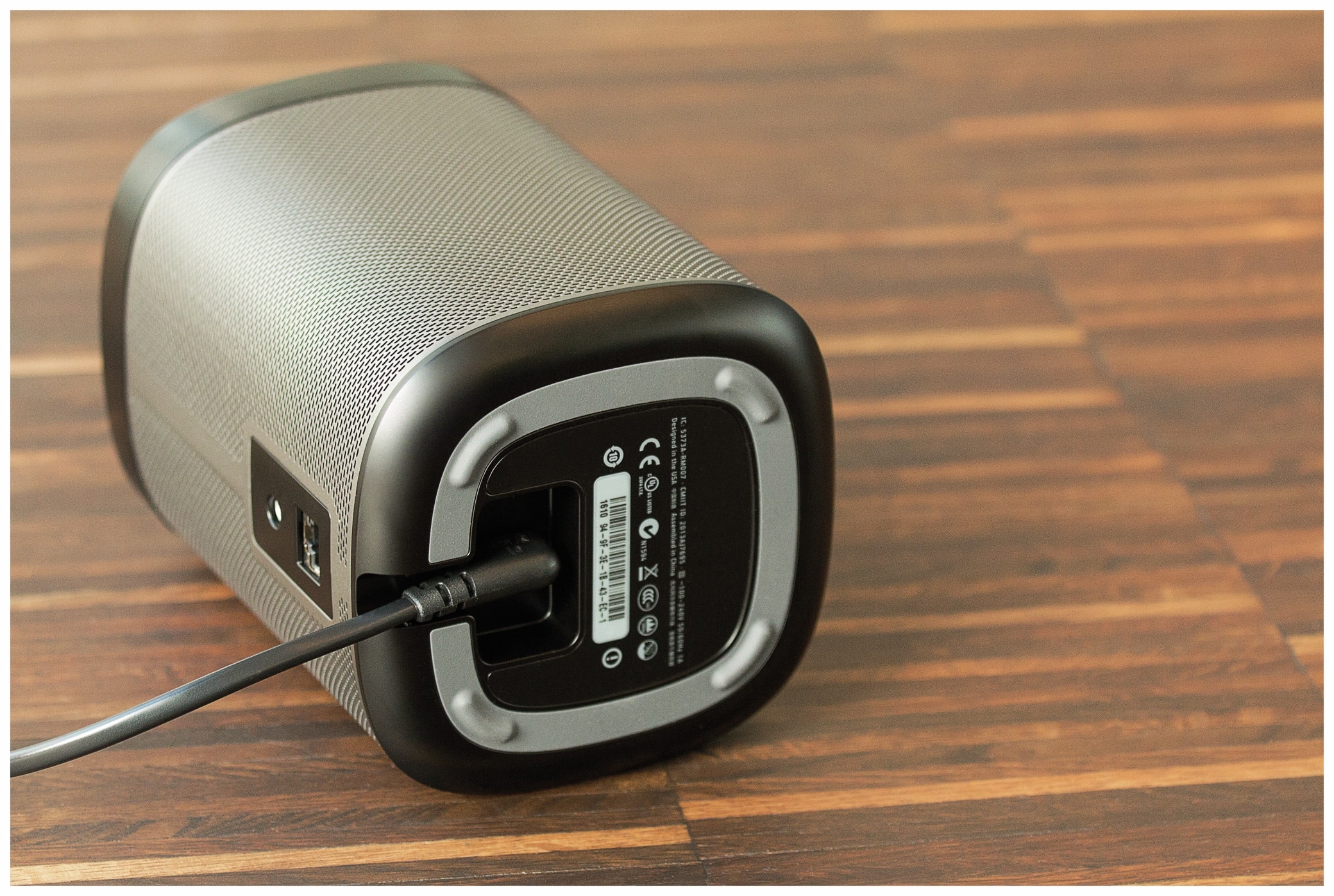 GOOBAY Euro-Netzkabel mit Doppelnutkupplung, schwarz, 1m, 90°, geeignet für SONOS PLAY 1 und 5