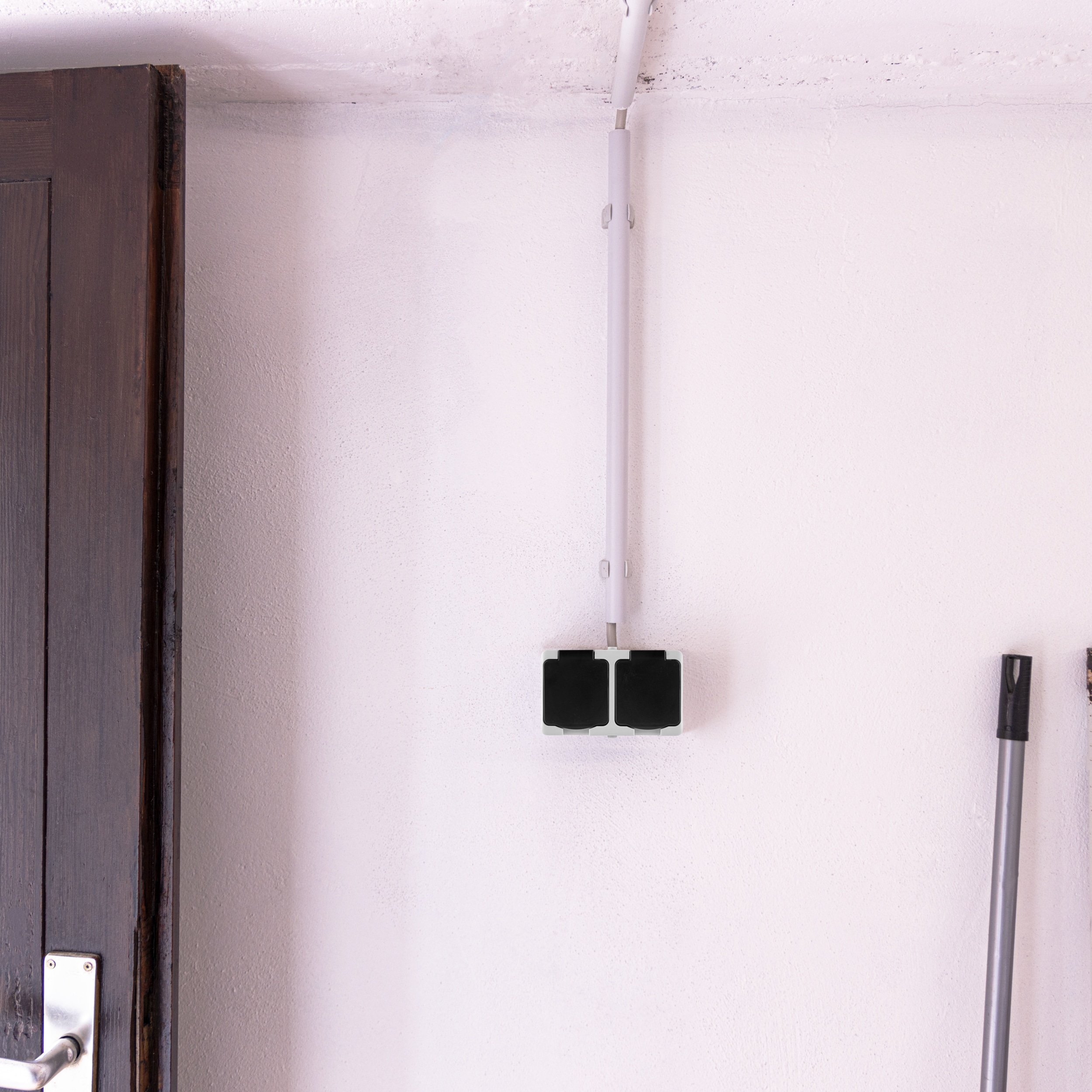 REV Feuchtraum-Steckdose AquaMini, 2-fach, Aufputz, weiß/schwarz