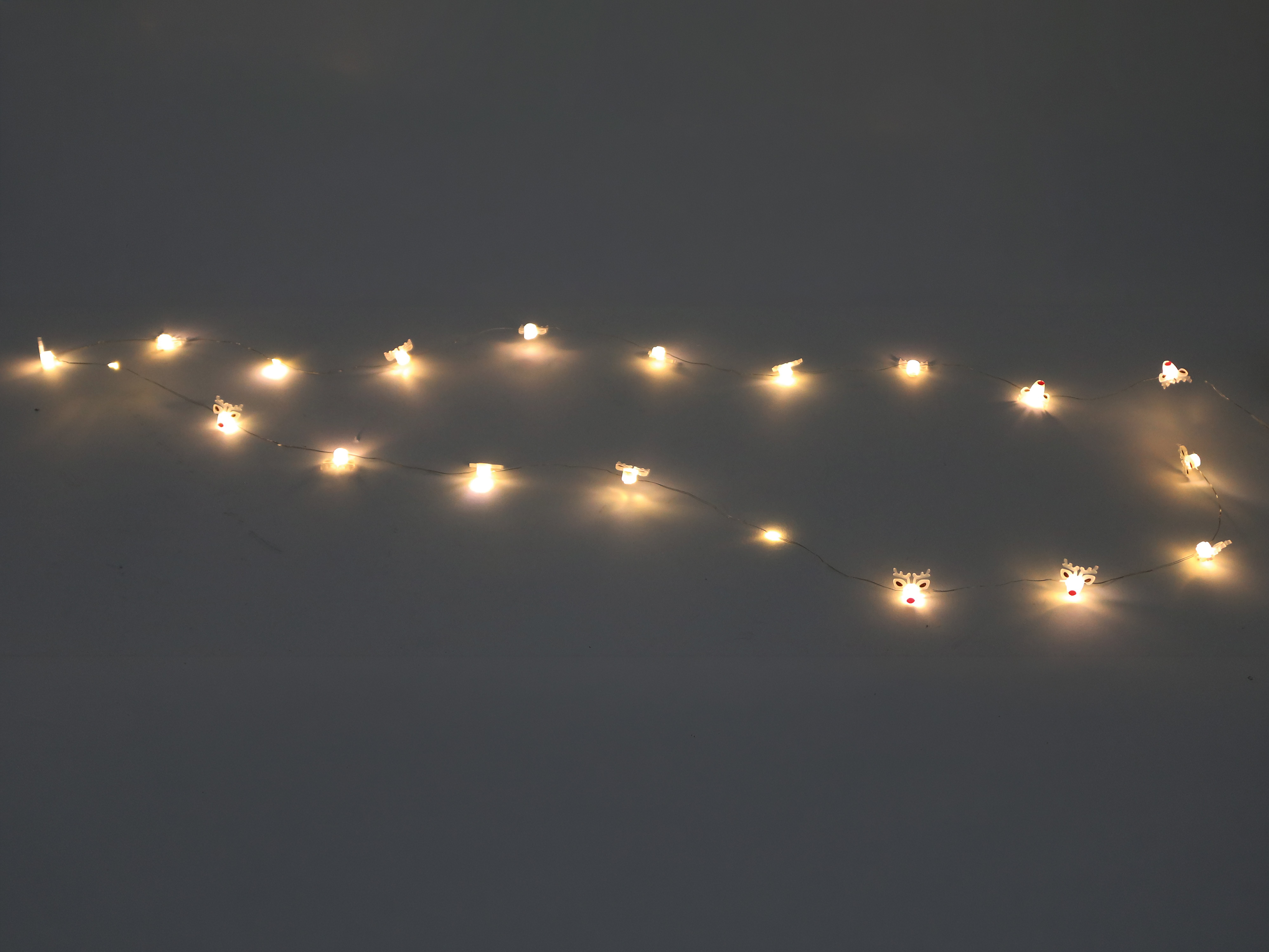 Micro-LED-Lichterkette, Rentiere, 3 V, 20 LEDs, Silberdraht, warmweiß, 2,10m