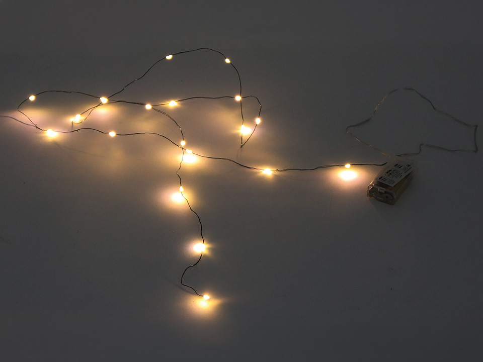 Micro-LED-Lichterkette, Dunkelgrün, 3V, warmweiß, 2,40m