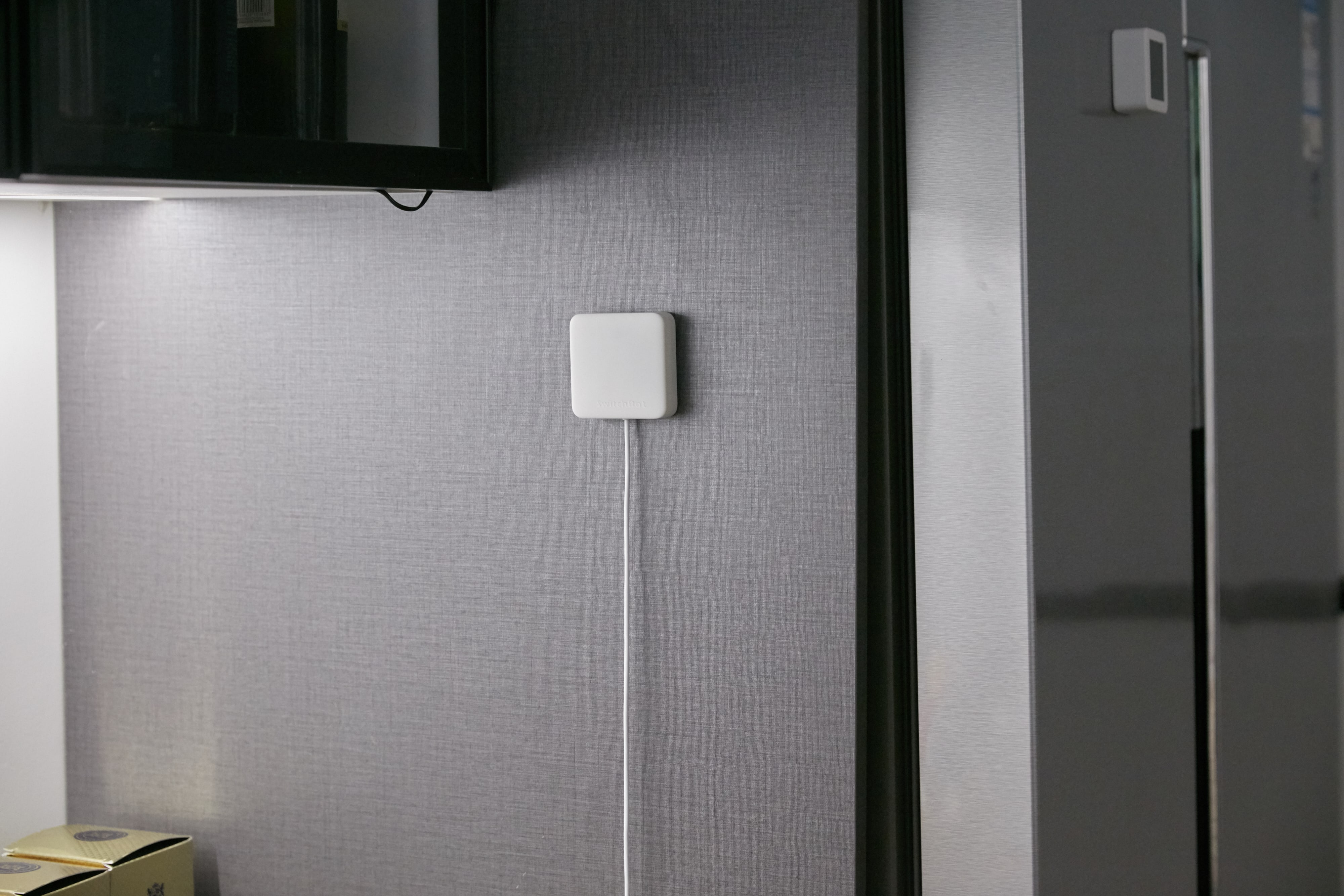 SWITCHBOT Smart Fernbedienung, mini Hub, weiß