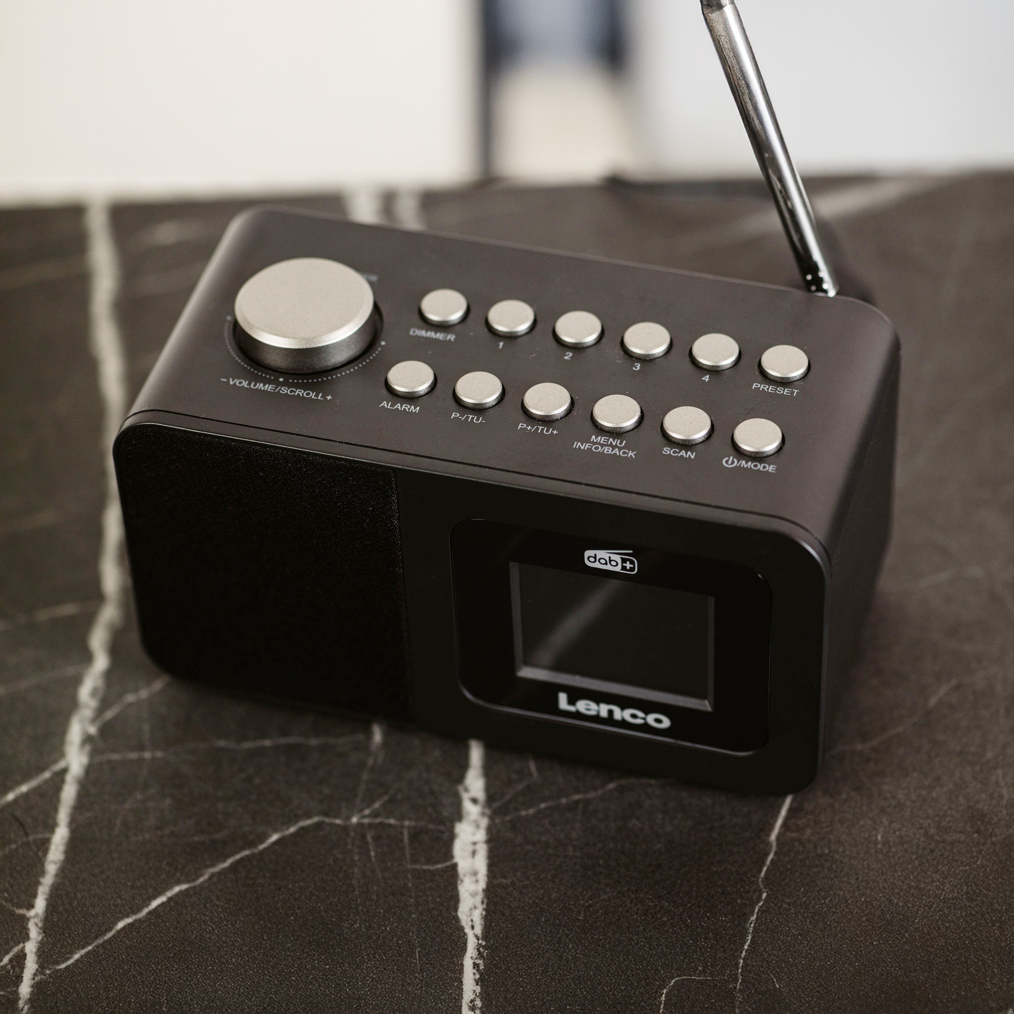 LENCO DAB+/FM Uhrenradio, Bluetooth, Farbdisplay LENCO DAB+/FM Uhrenradio, Bluetooth, Farbdisplay