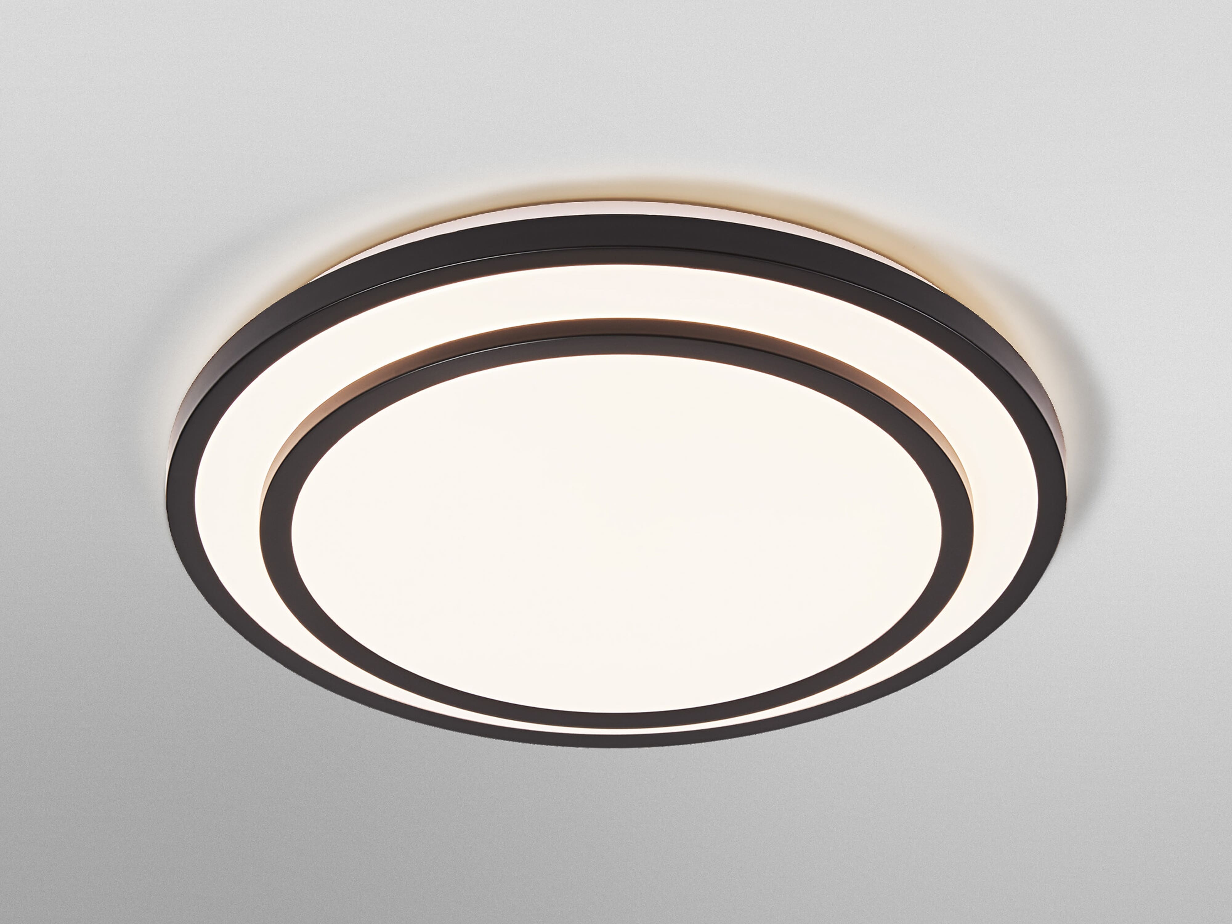 OSRAM LED-Deckenleuchte, 24W, 3000K, 1450lm, warmweiß, IP20, schwarz, Ø39cm OSRAM LED-Deckenleuchte, 24W, 3000K, 1450lm, warmweiß, IP20, schwarz, Ø39cm
