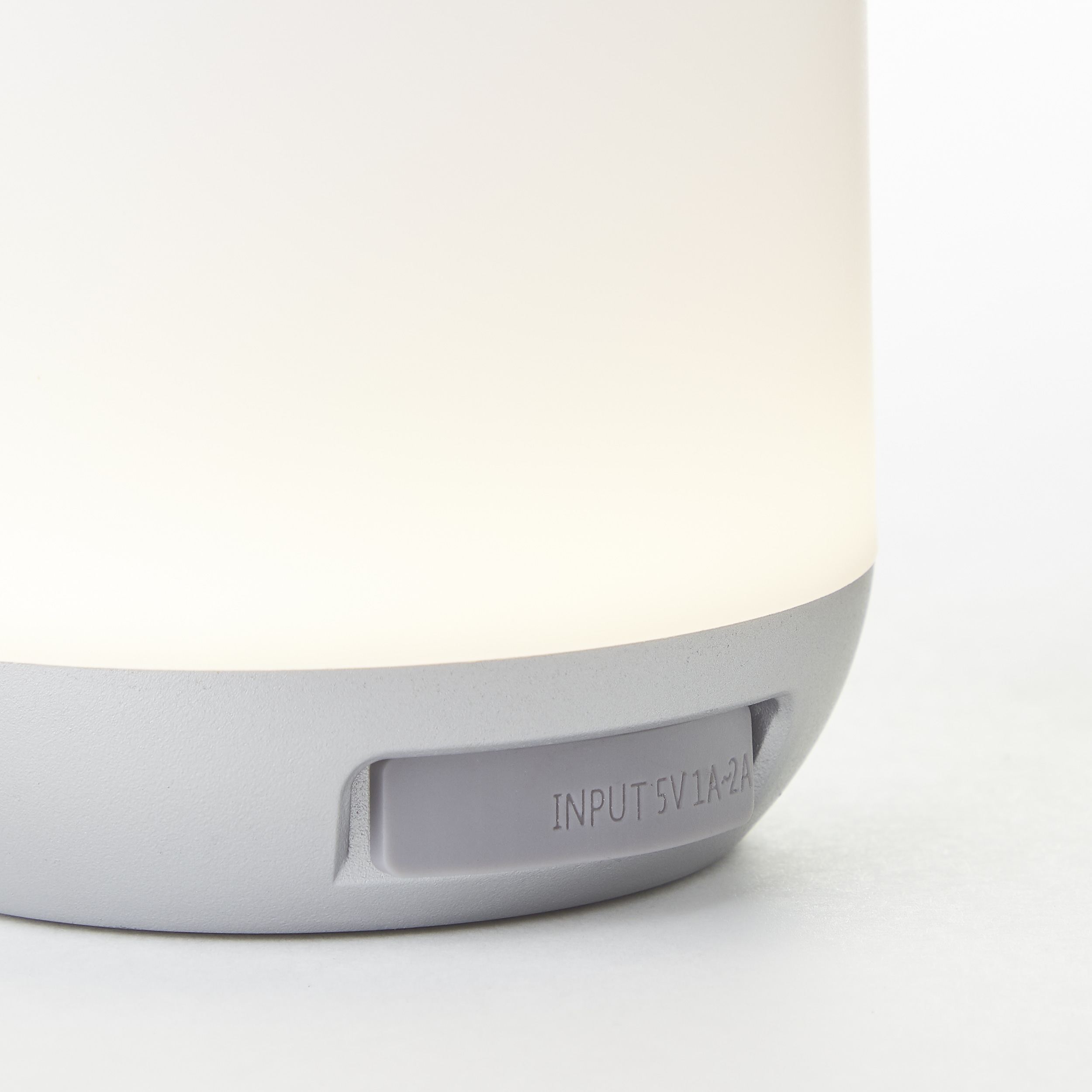 BRILLIANT LED-Akku-Außentischleuchte Gemma, weiß BRILLIANT LED-Akku-Außentischleuchte Gemma, weiß