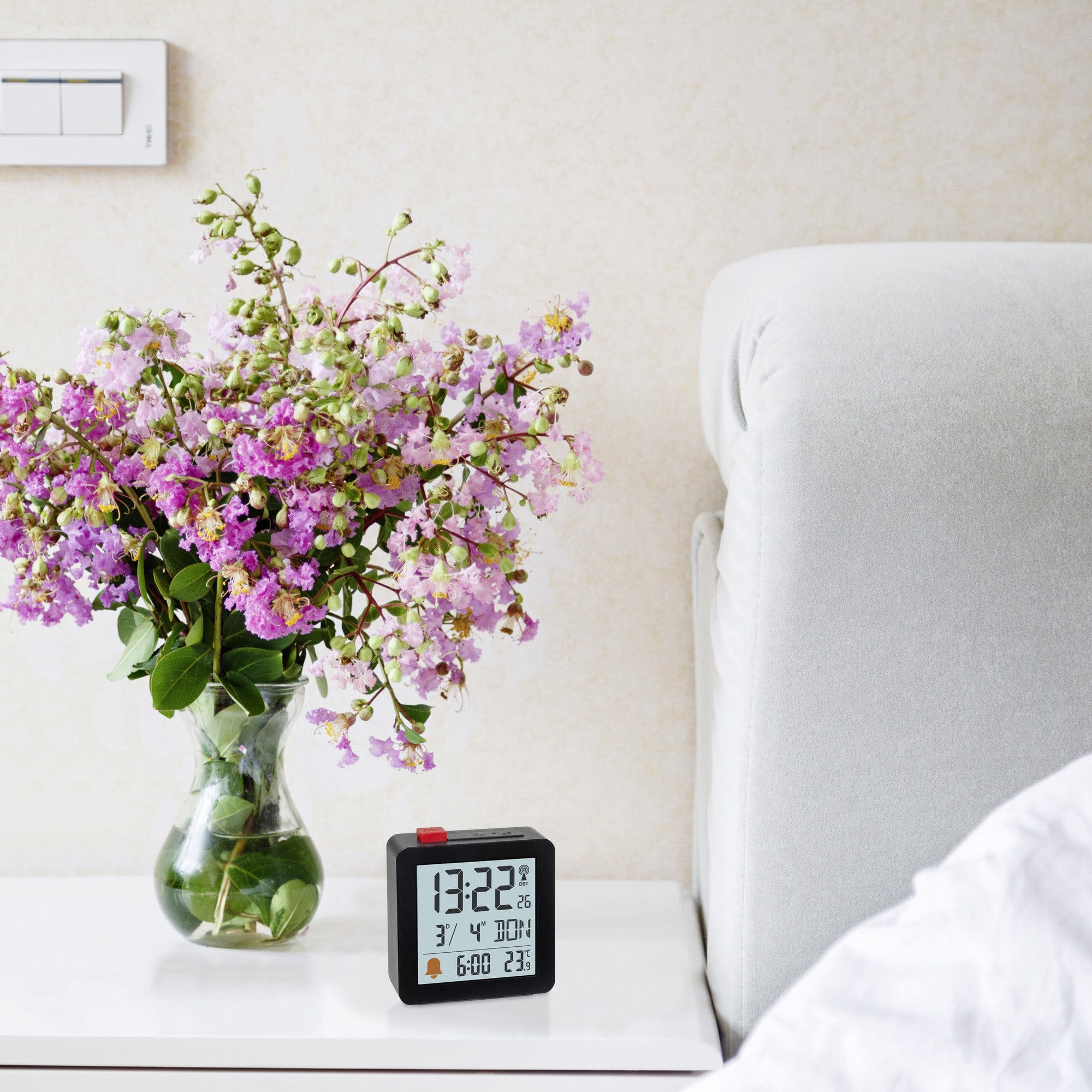 TFA Funkwecker 60.2566.01, mit Temperaturanzeige