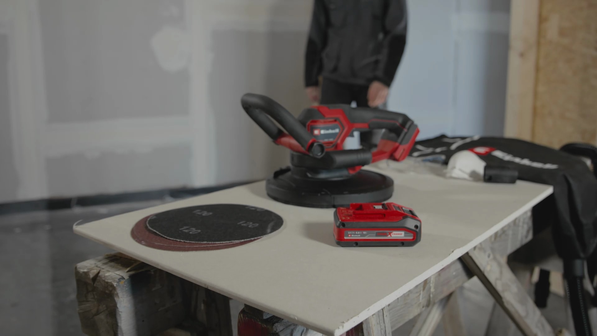 EINHELL PROFESSIONAL Akku-Trockenbauschleifer TP-DWS 18/2225 Li BL Kit (1x 4,0 Ah) EINHELL Akku-Trockenbauschleifer TP-DWS 18/2225 Li BL Kit (1x 4,0 Ah)