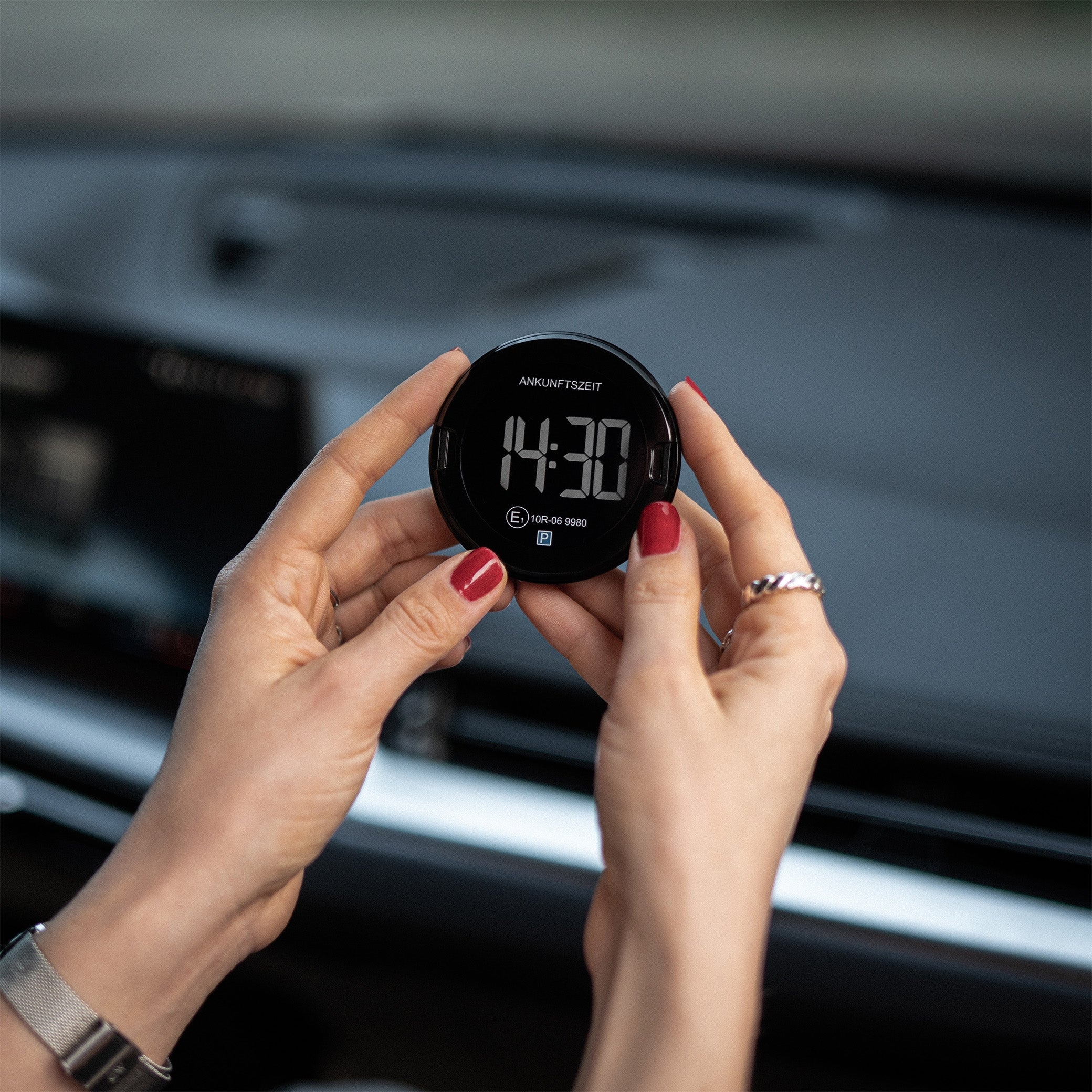 OOONO Elektronische Parkscheibe P-DISC No2 dark