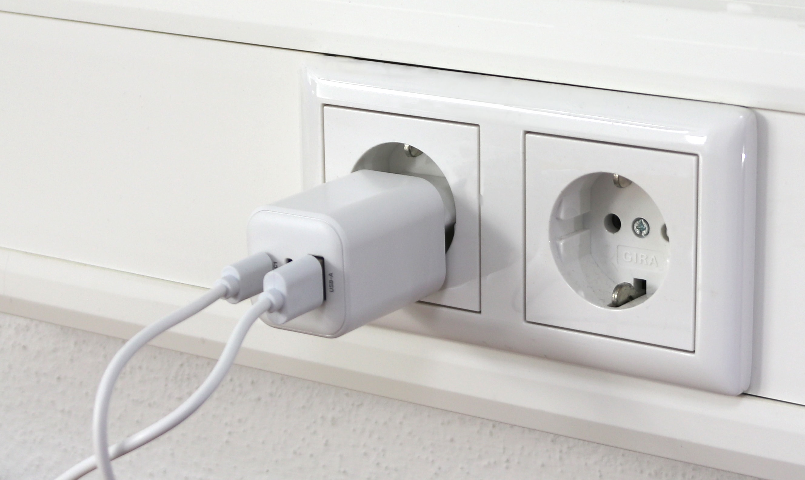 QUATPOWER USB-Ladegerät P816, 65 W, 3-fach, 2 x USB-C, 1 x USB-A, weiß QUATPOWER USB-Ladegerät P816, 65 W, 3-fach, 2 x USB-C, 1 x USB-A, weiß