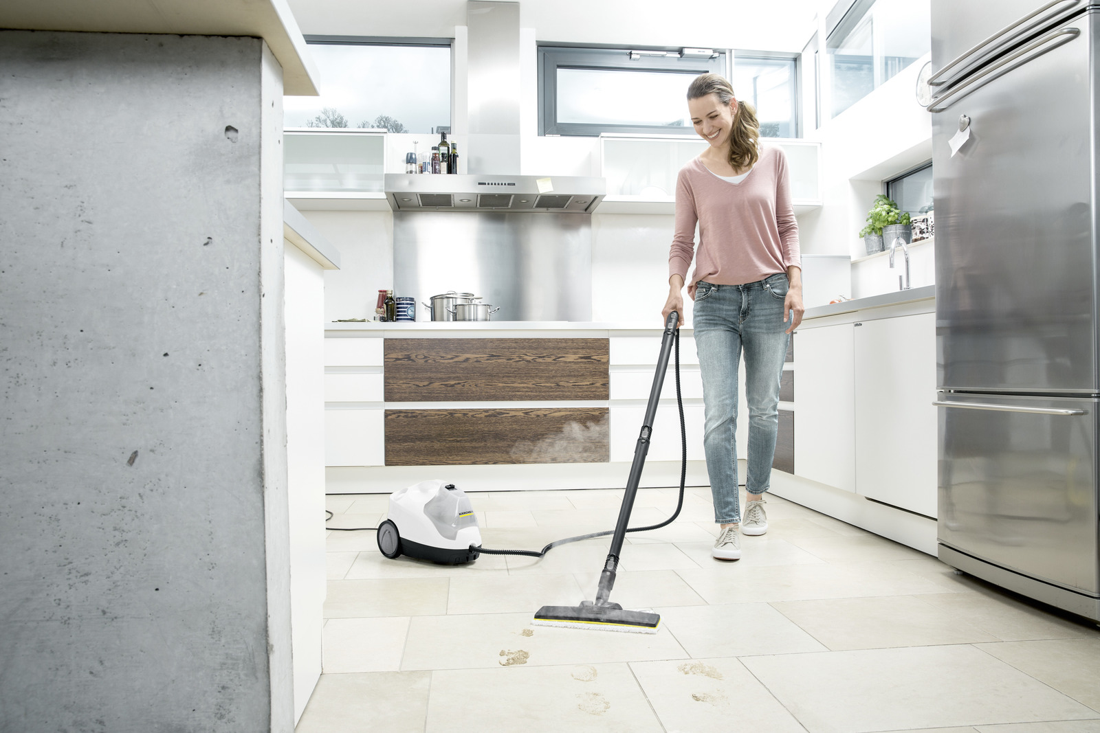KÄRCHER Bodendampfreiniger SC 4 EasyFix, 2000 W, weiß / schwarz KÄRCHER Bodendampfreiniger SC 4 EasyFix, 2000 W, weiß / schwarz