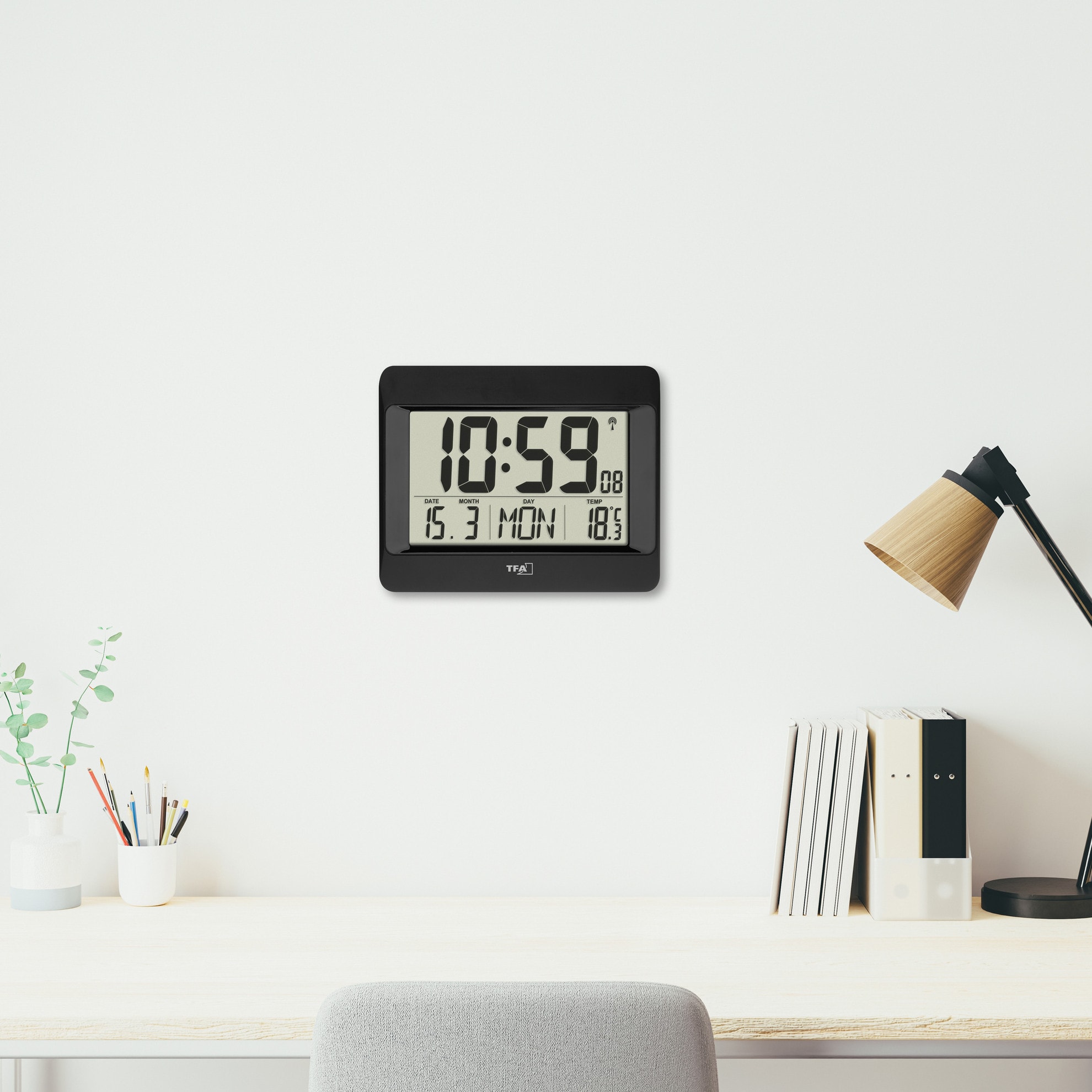 TFA Funkuhr 60.4519.01, mit Innentemperatur