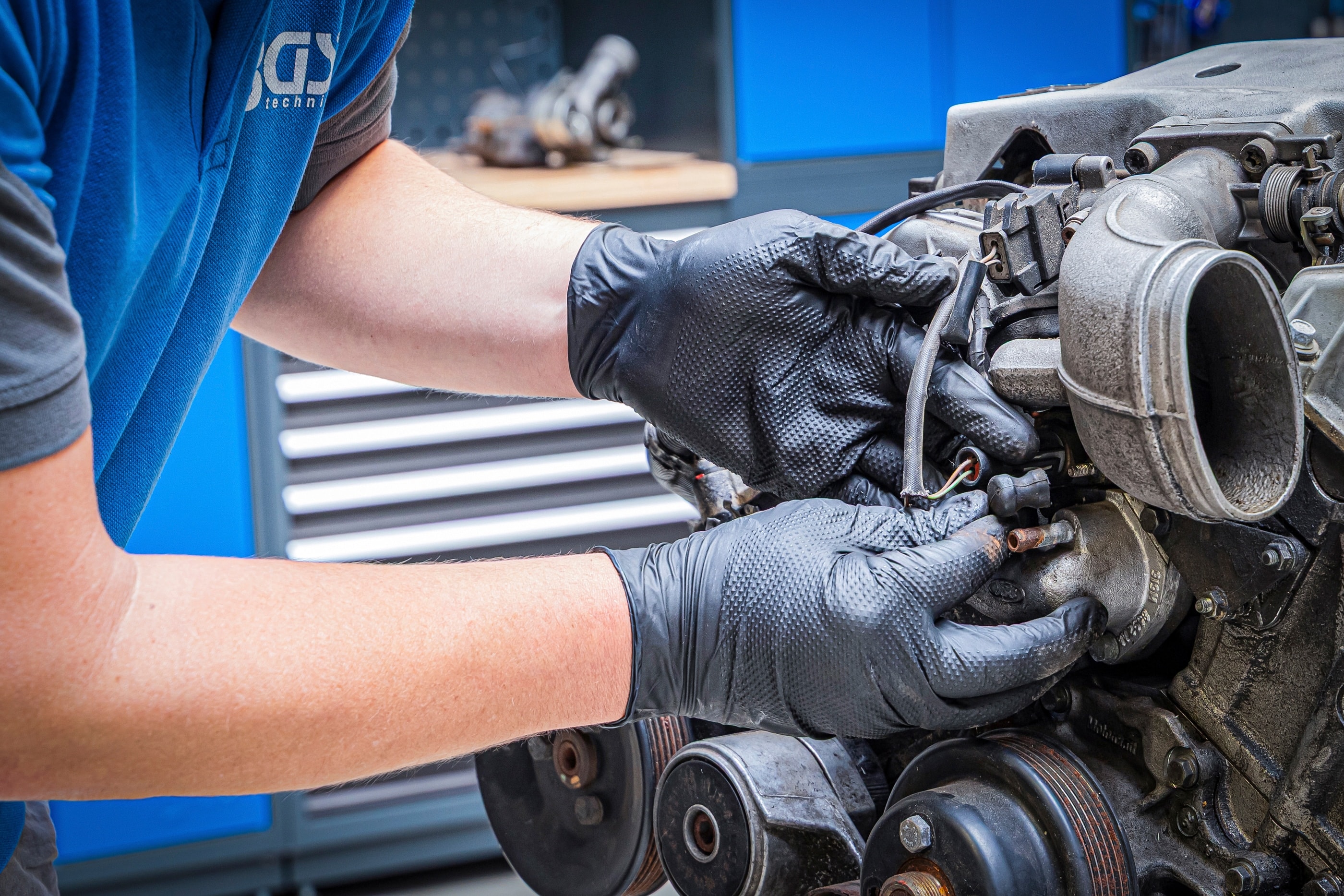 BGS TECHNIC Einweghandschuhe-Box, Nitril, Gr.XL, mit extra Griffigkeit, 100 Stück