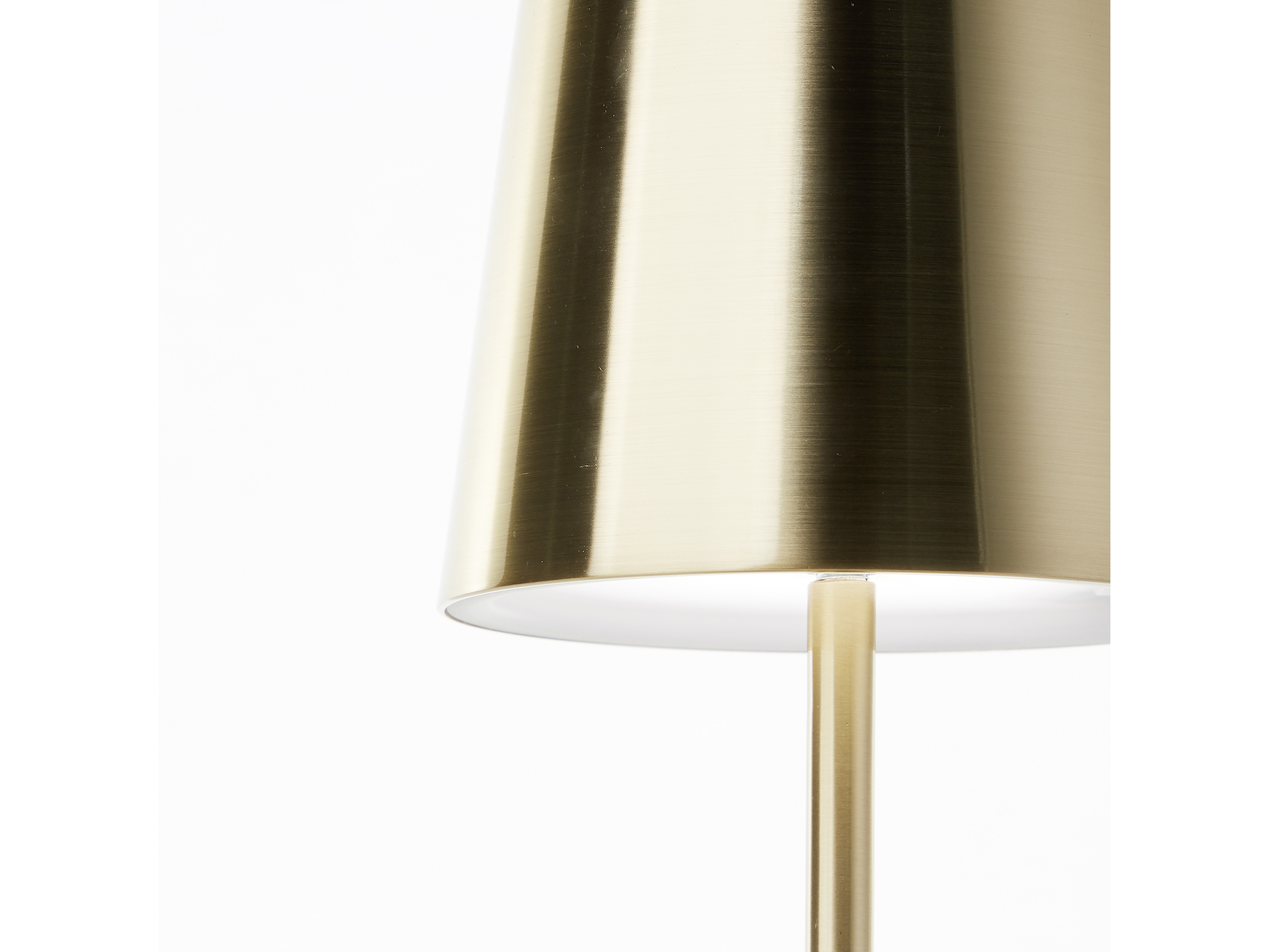 BRILLIANT LED-Akku-Tischleuchte Xaana, 4W, 300lm, CCT, messing-gebürstet