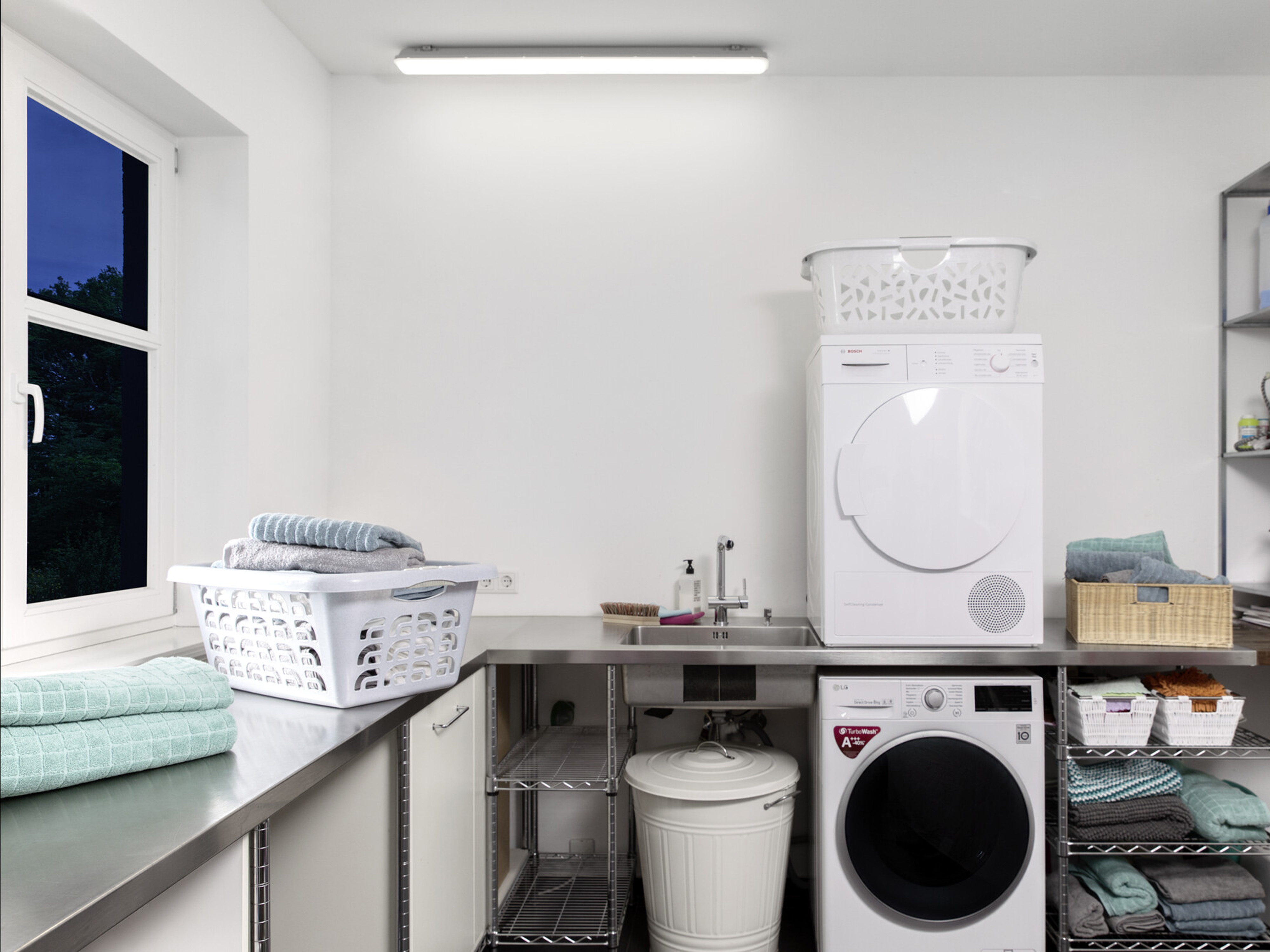 OSRAM LED-Feuchtraumleuchte, 48W, 4000lm, 4000K, IP65, neutralweiß, 1,5m