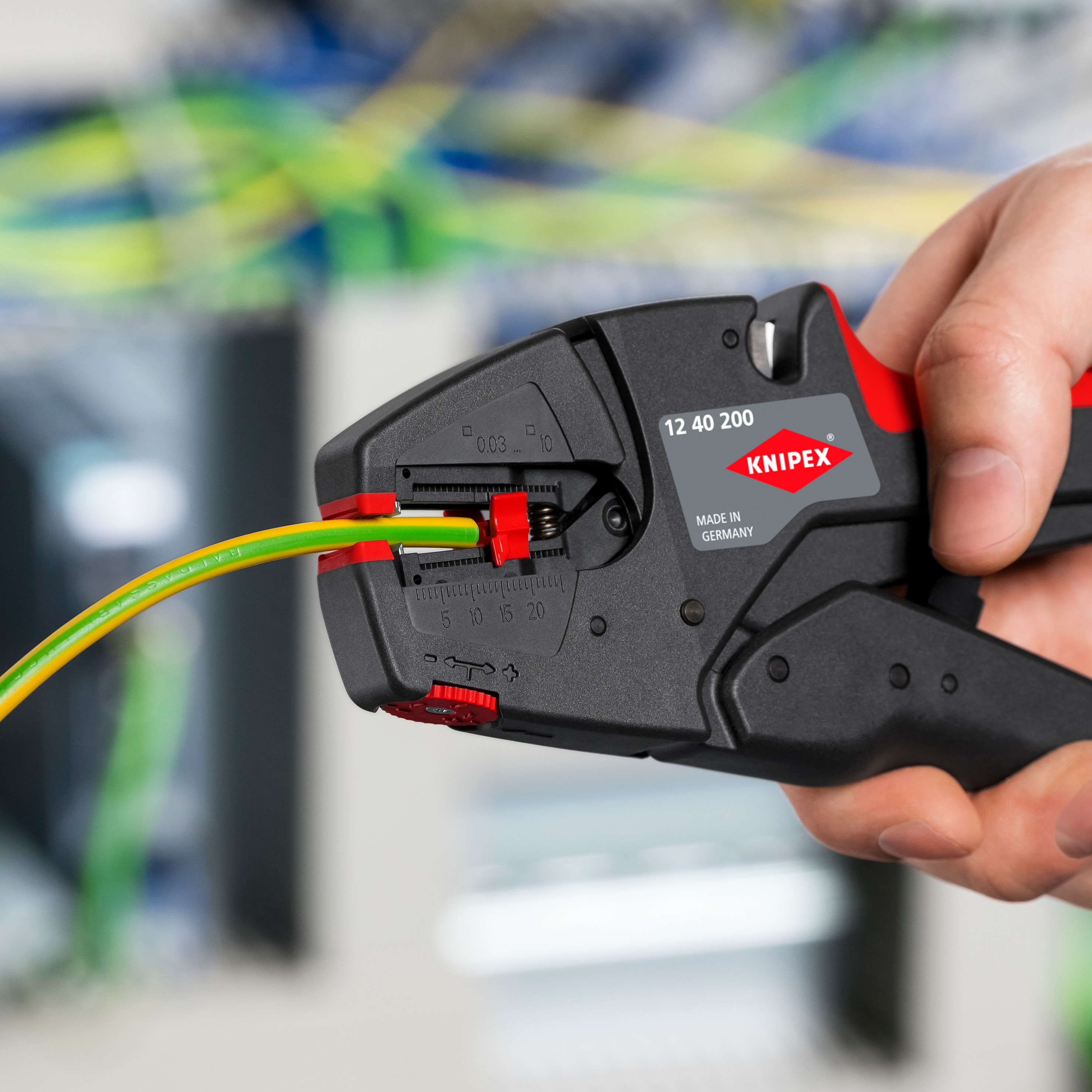 KNIPEX Selbsteinstellende Abisolierzange, 12 40 200