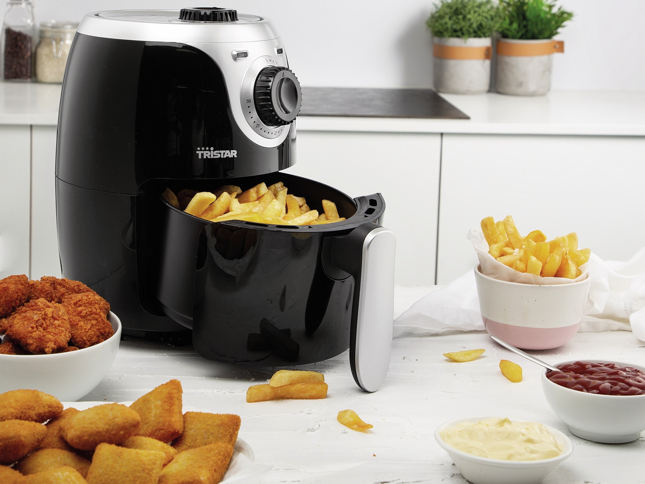 TRISTAR Heißluftfritteuse FR-6980, 2 Liter, 1000 W TRISTAR Heißluftfritteuse FR-6980, 2 Liter, 1000 W