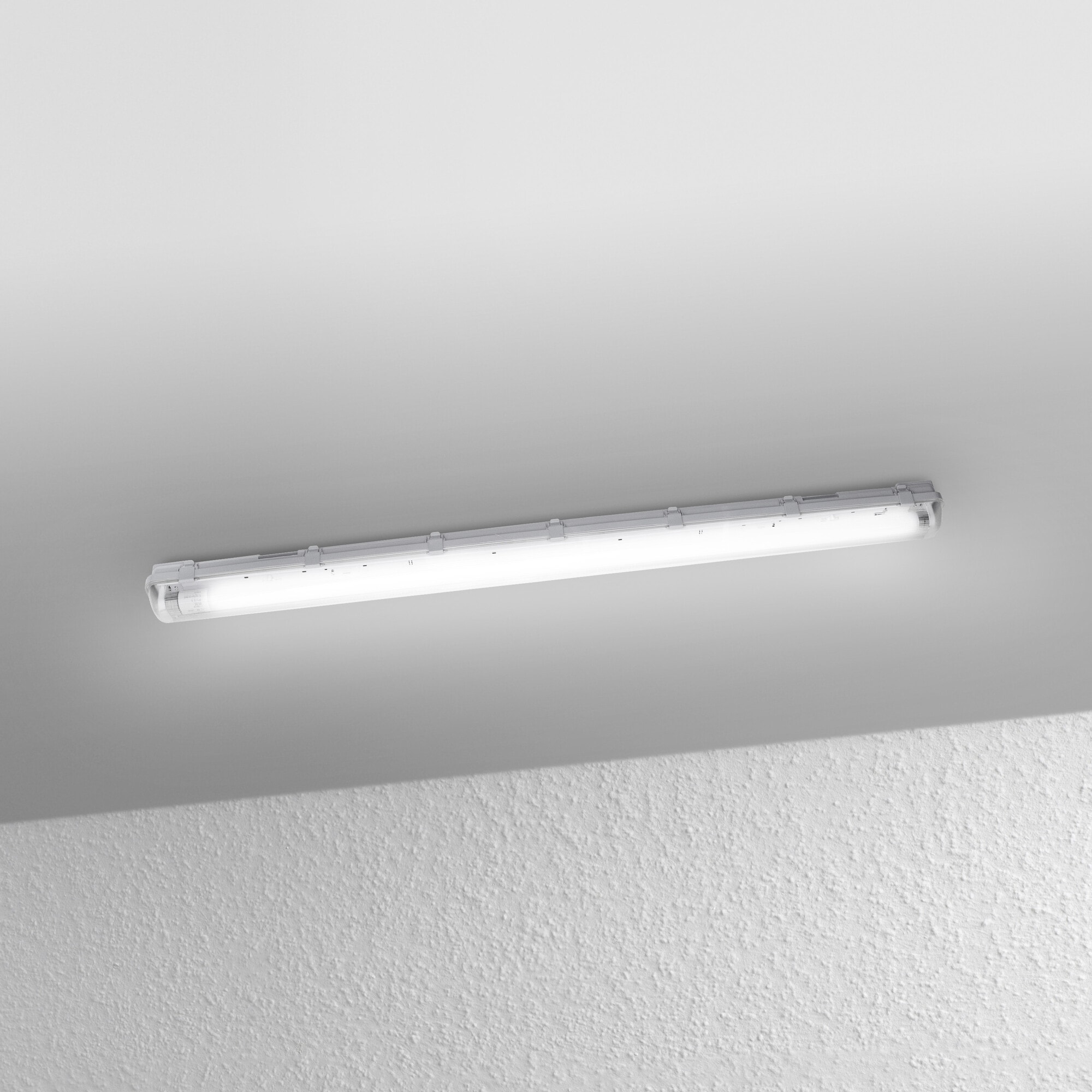 OSRAM LED-Feuchtraumleuchte Submarine, G13, 15 W, 1700 lm, 4000 K, IP65, neutralweiß, 126,1 cm
