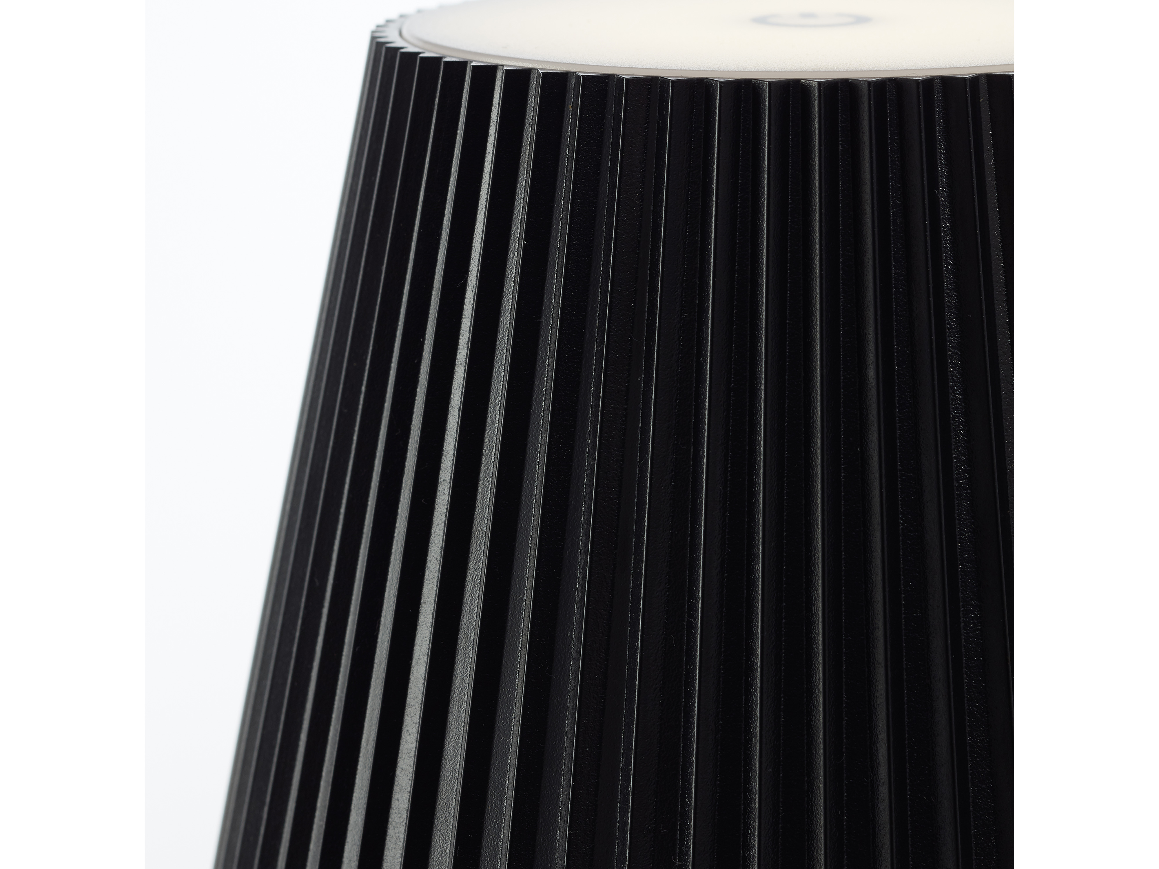 BRILLIANT LED-Akku-Stehleuchte Macobo, 3,4W, 340lm, 3000K, schwarz