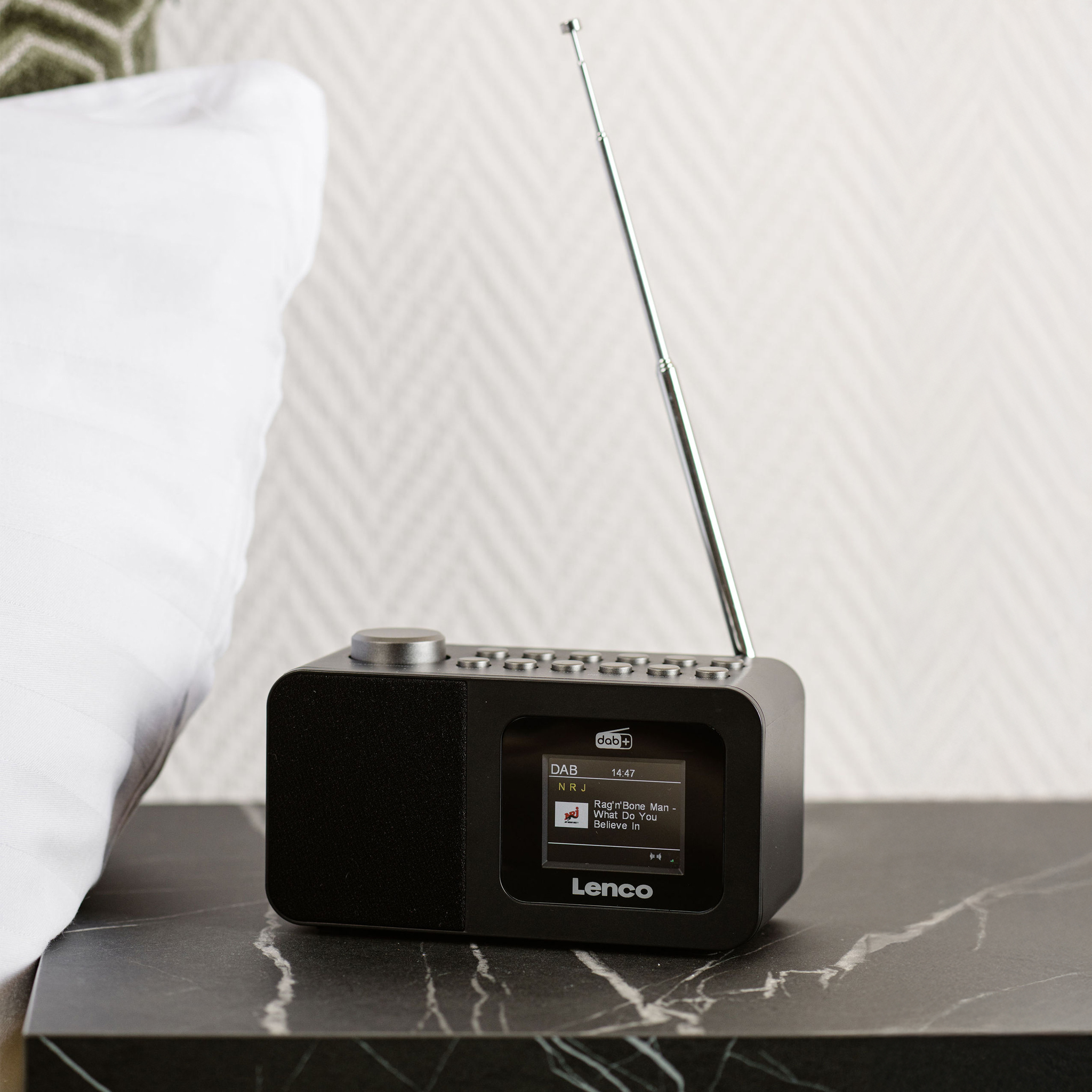 LENCO DAB+/FM Uhrenradio, Bluetooth, Farbdisplay