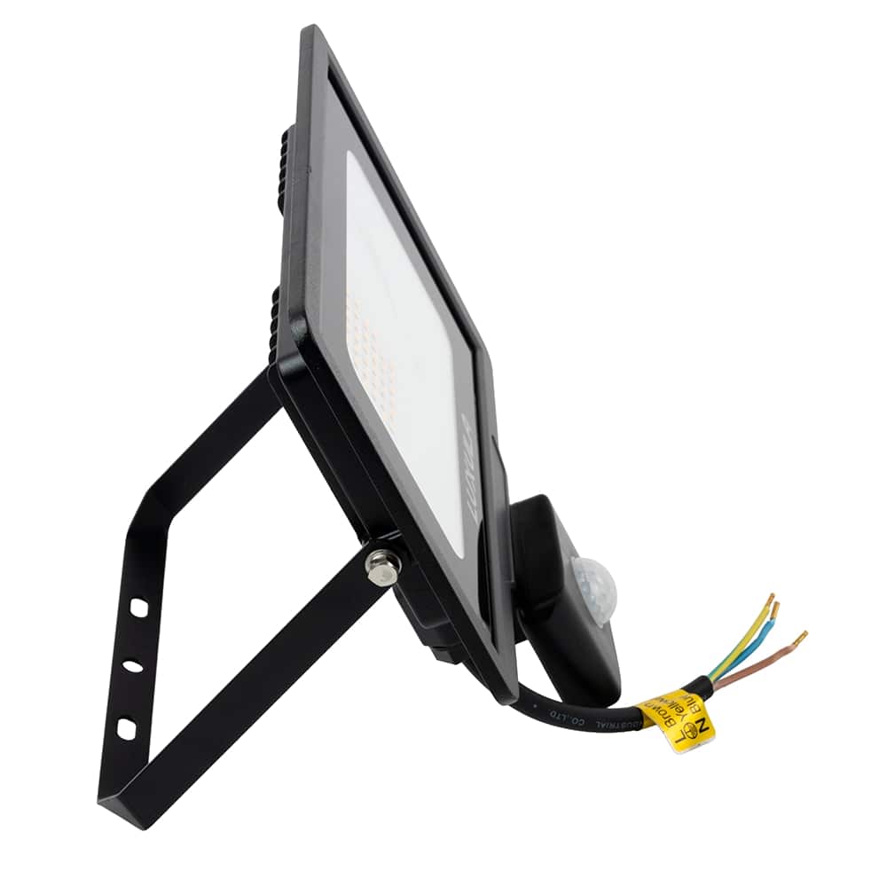LUXULA LED-Fluter mit Bewegungsmelder, EEK: F, 30W, 3000lm, 4000K, IP65, schwarz LUXULA LED-Fluter mit Bewegungsmelder, EEK: F, 30W, 3000lm, 4000K, schwarz