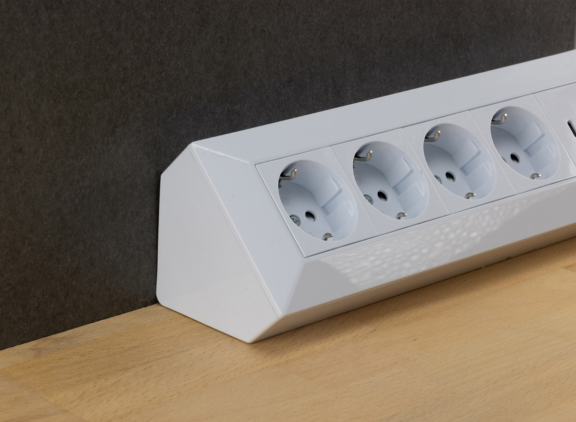 CHILITEC Steckdosenblock 23788, 4-fach, USB-A+C, 250V/16A, weiß CHILITEC Steckdosenblock 23788, 4-fach, USB-A+C, 250V/16A, weiß