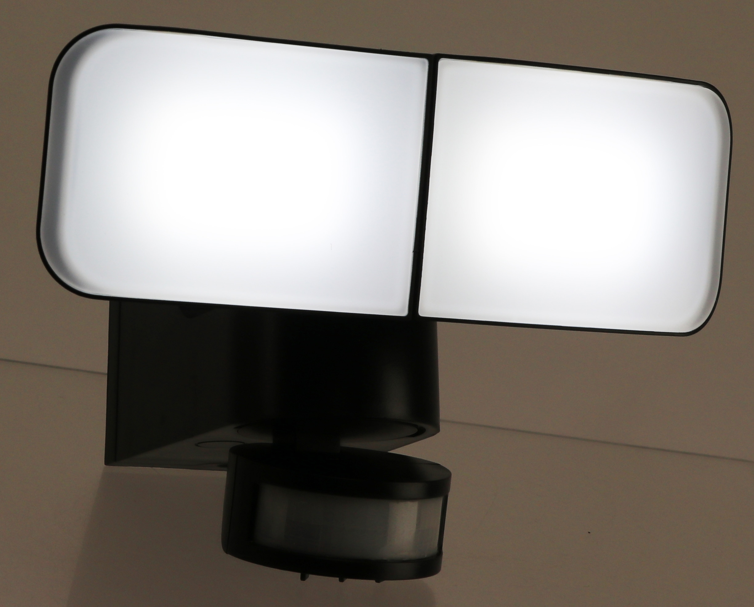 LED-Wandleuchte 872-B-S, 6 W, 6500 K, 500 lm, kaltweiß, IP44, schwarz
