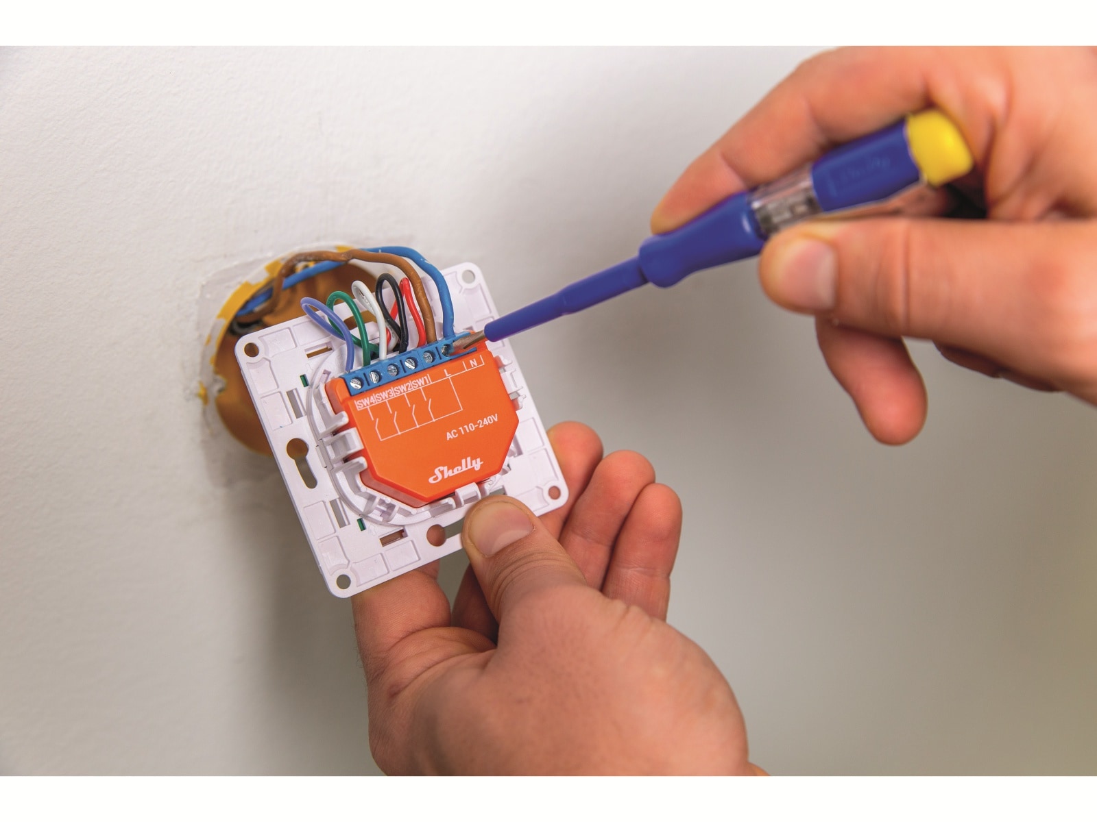 SHELLY Szenenaktivierer Plus i4, WLAN, Bluetooth SHELLY Szenenaktivierer Plus i4, WLAN, Bluetooth