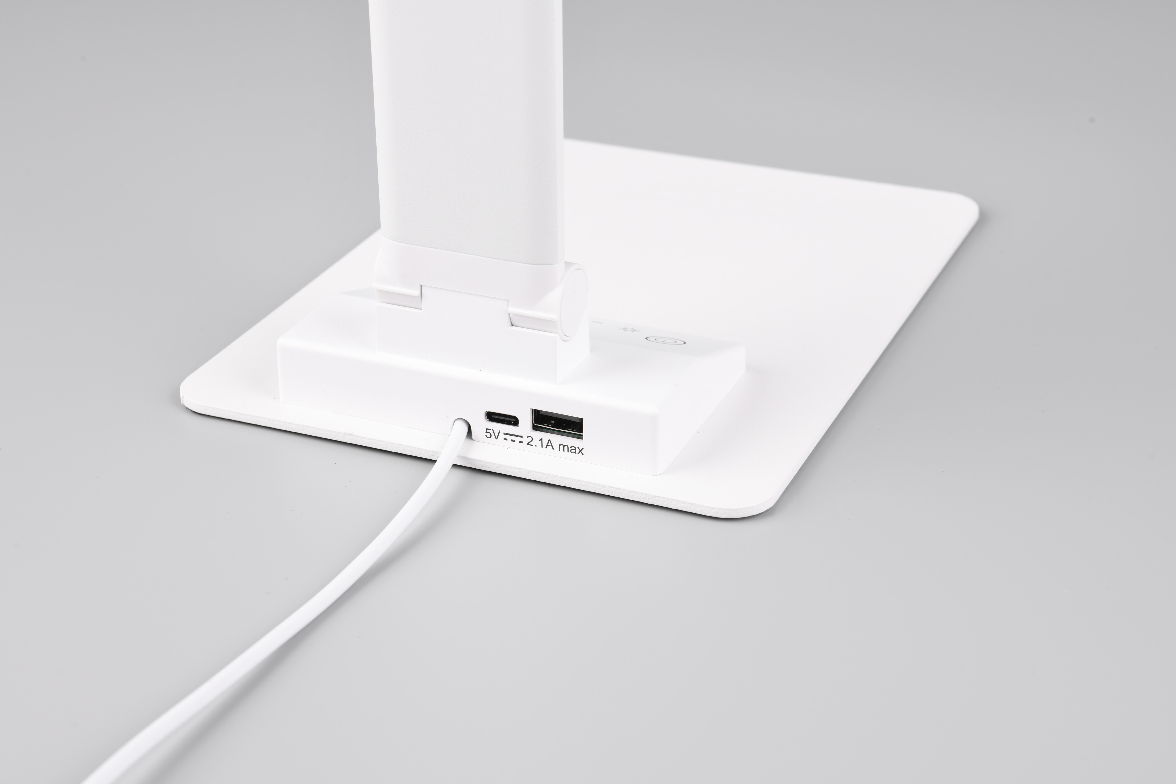 TRIO LED-Tischleuchte Travis 545310131 weiß, 6,5 W, 650 lm, CCT