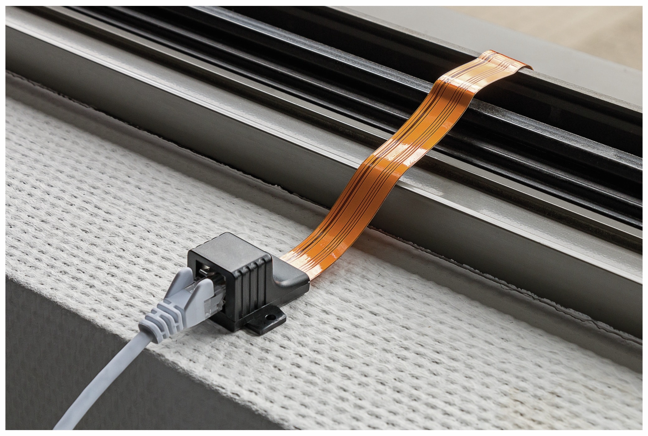 GOOBAY RJ-45 Fensterdurchführung Ultra-Slim, 50 cm GOOBAY RJ-45 Fensterdurchführung Ultra-Slim, 50 cm