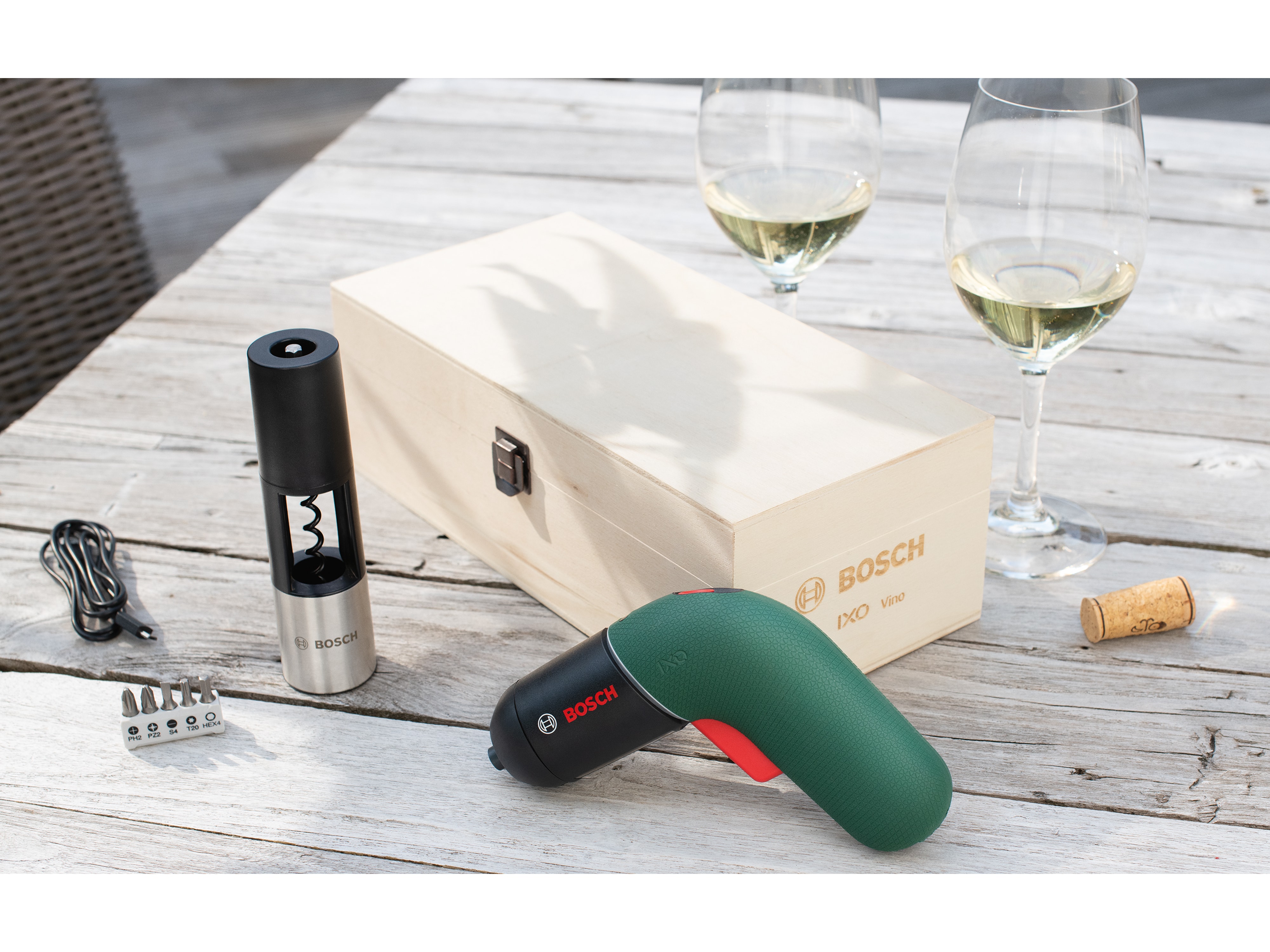 BOSCH Akku-Schrauber, IXO VI Vino Set + 3 Aufsätze