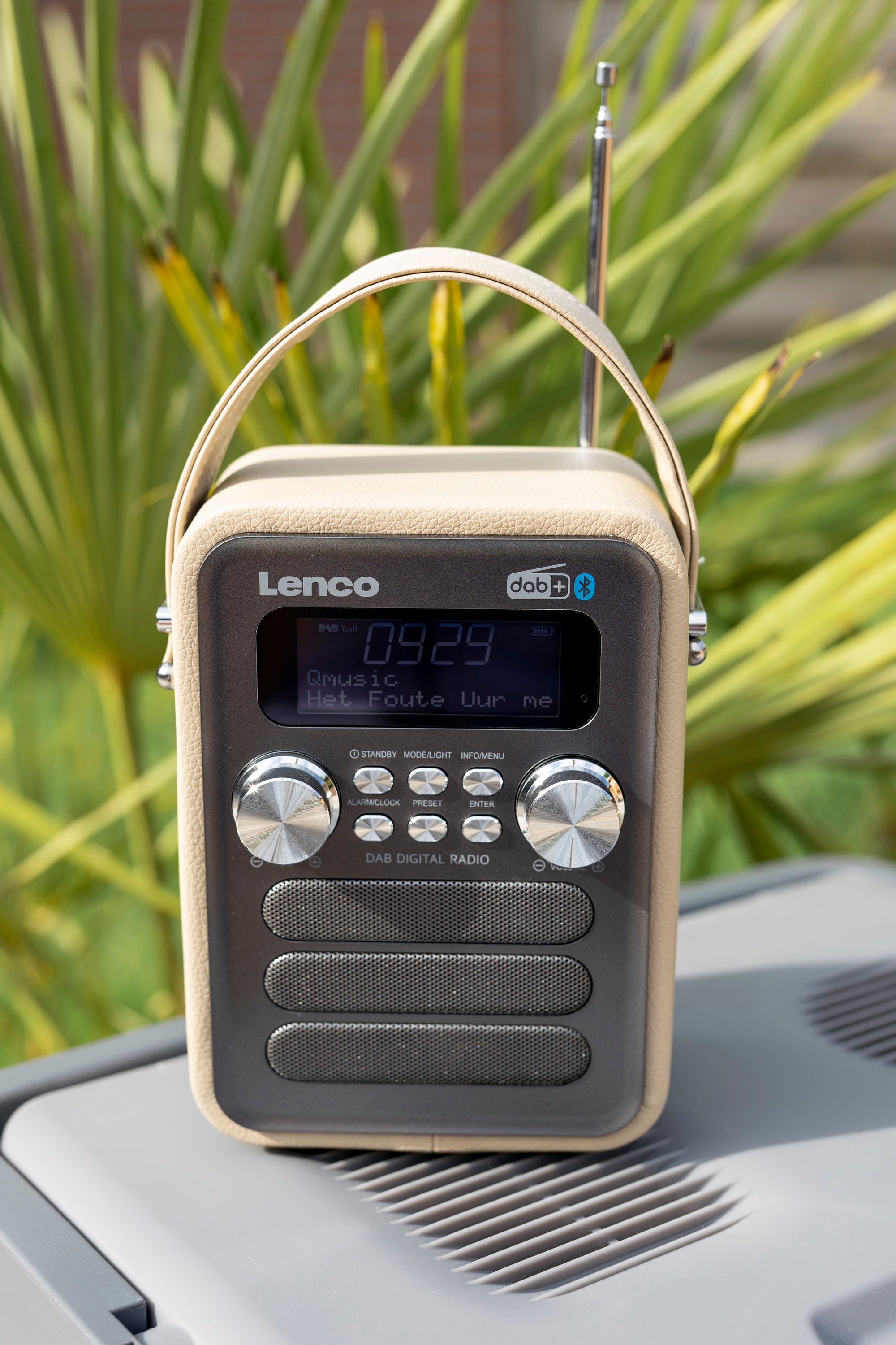 LENCO DAB+ Radio, tragbar, Bluetooth, taupe LENCO DAB+ Radio, tragbar, Bluetooth, taupe