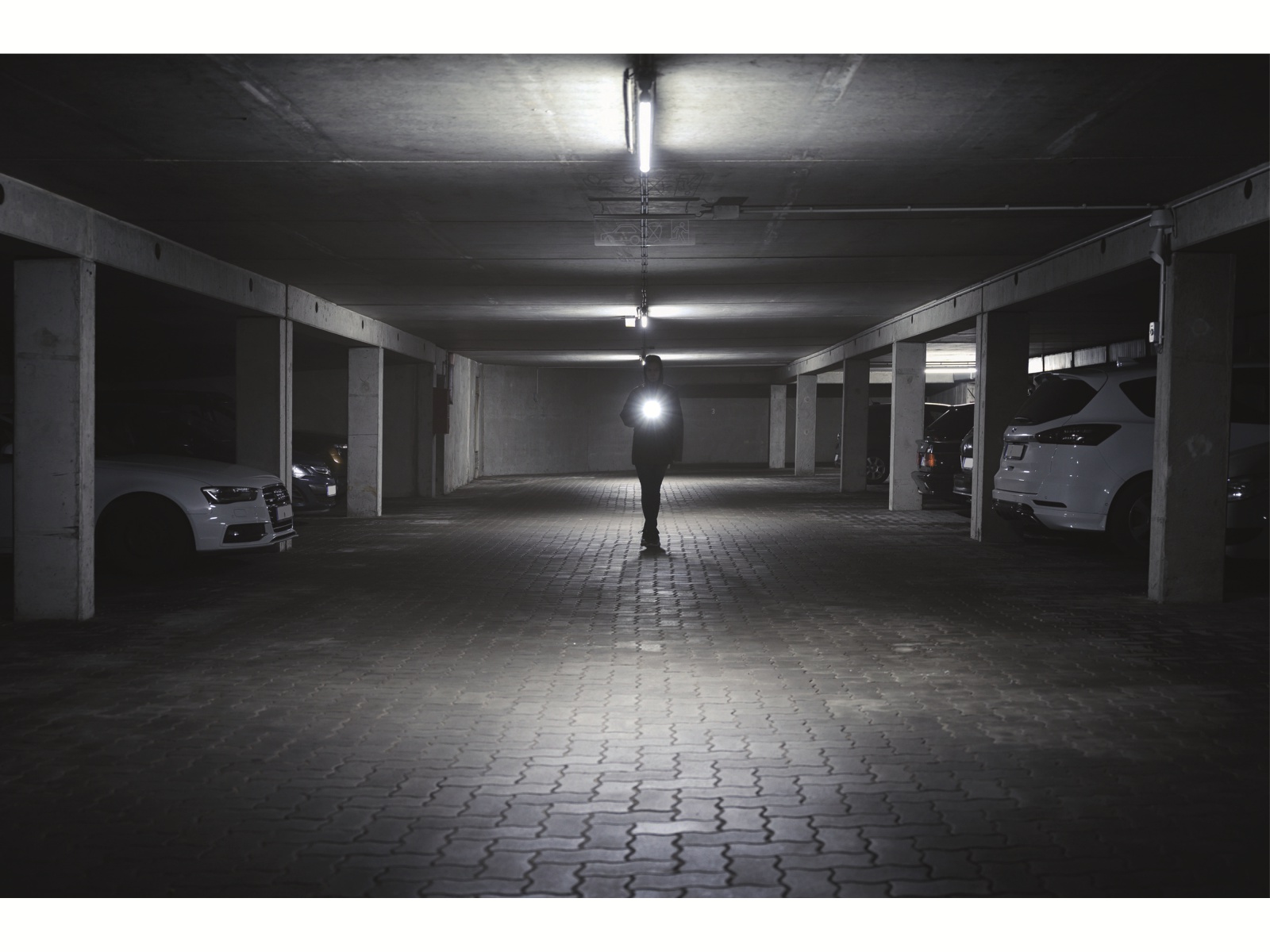 ANSMANN LED-Taschenlampe Action COB, Alu, 175 lm, batteriebetrieben