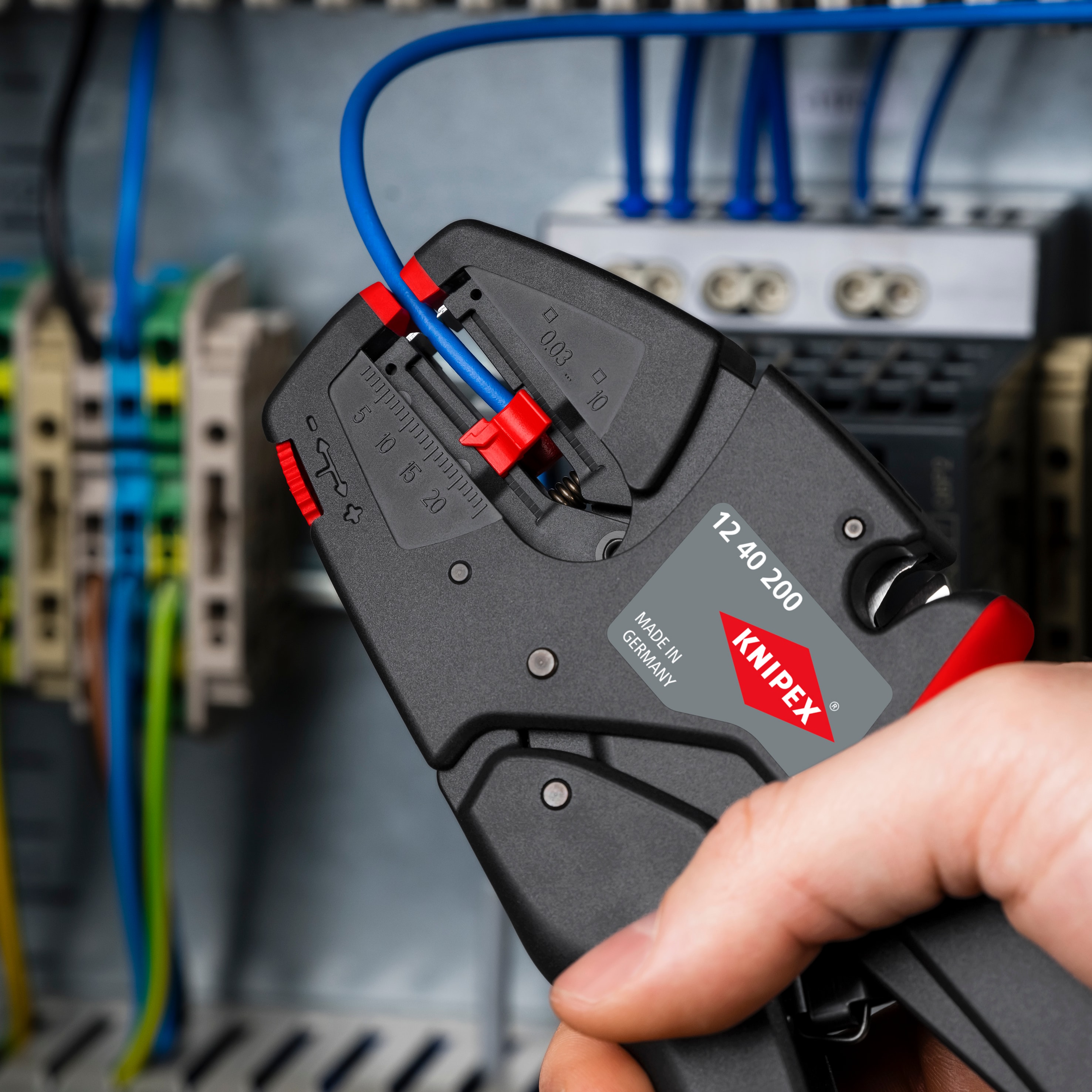 KNIPEX Selbsteinstellende Abisolierzange, 12 40 200