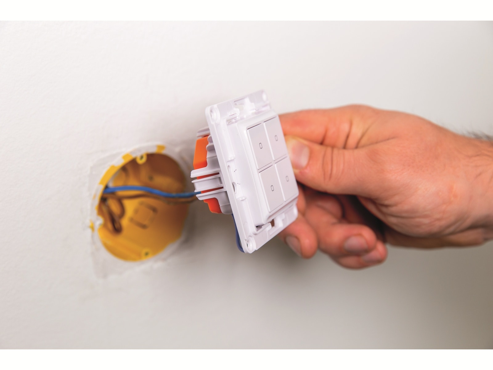 SHELLY Szenenaktivierer Plus i4, WLAN, Bluetooth SHELLY Szenenaktivierer Plus i4, WLAN, Bluetooth
