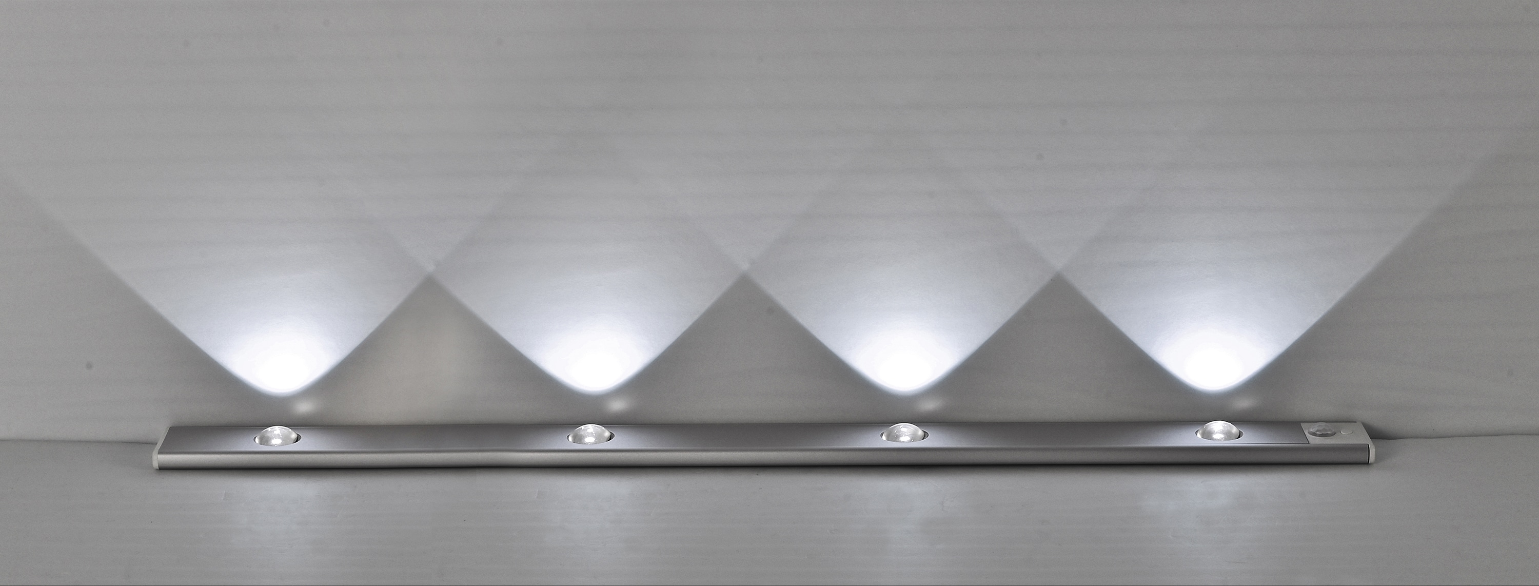 LED-Akku-Unterbauleuchten REV Spot, 2W, CCT, 140lm, warmwein, neutralweiß, kaltweiß, IP20, silber, 60 cm
