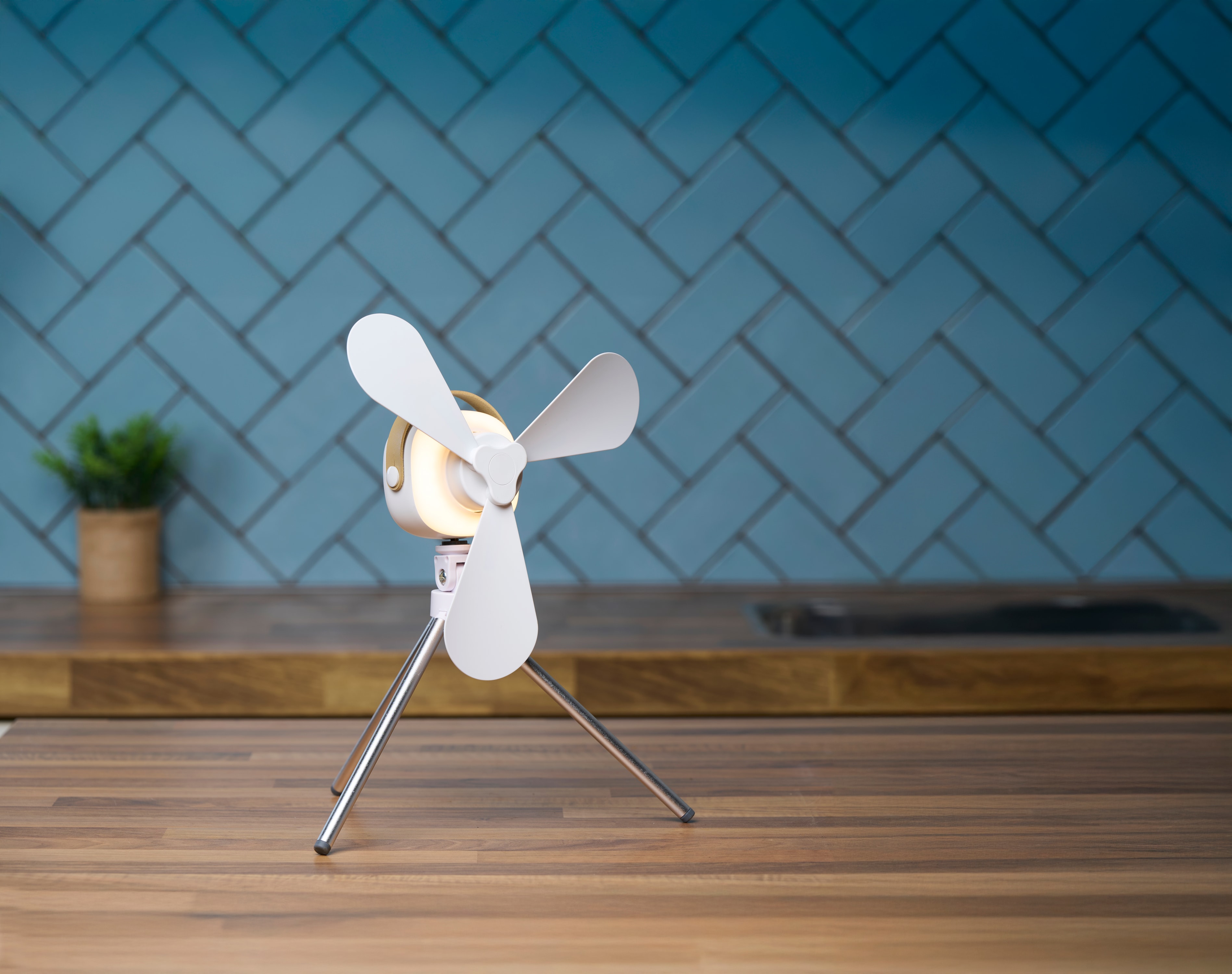LIFETIME AIR Akku-Tischventilator, inkl. Nachtlicht, USB-C, 5V~, 2200mAh