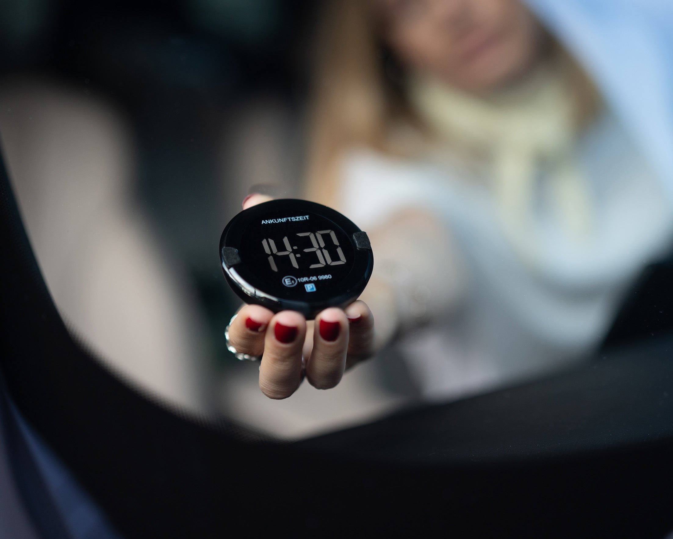 OOONO Elektronische Parkscheibe P-DISC No2 dark