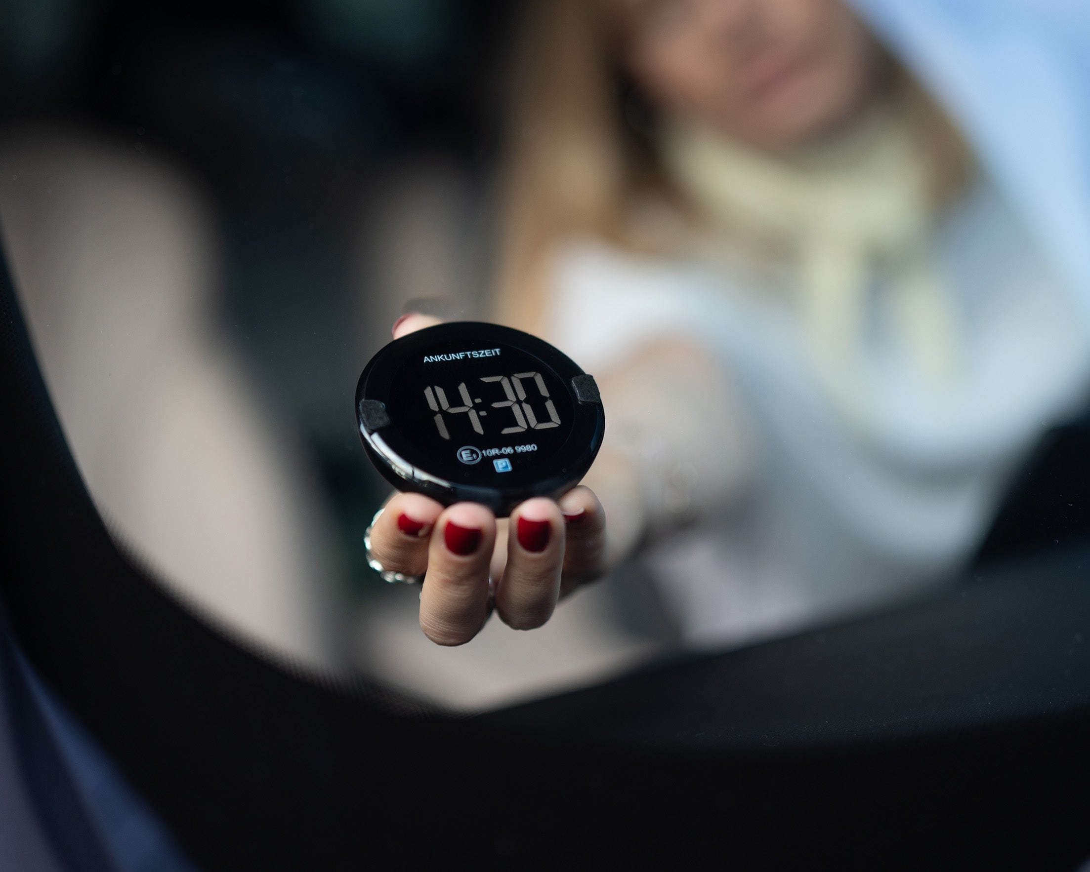 OOONO Elektronische Parkscheibe P-DISC No2 dark