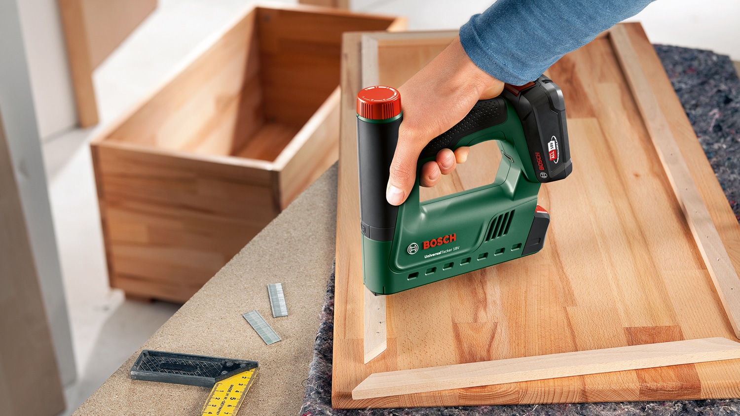 BOSCH Akku-Tacker, UniversalTecker 18V-14, 06032A7000, Solo BOSCH Akku-Tacker, UniversalTecker 18V-14, 06032A7000, Solo