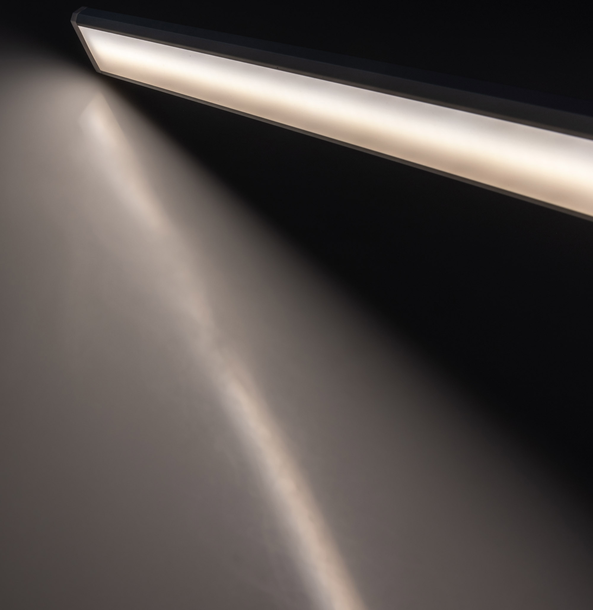 CHILITEC LED-Unterbauleuchte Comprido 600 CCT, EEK: G, 3000...6500 K, 60 cm