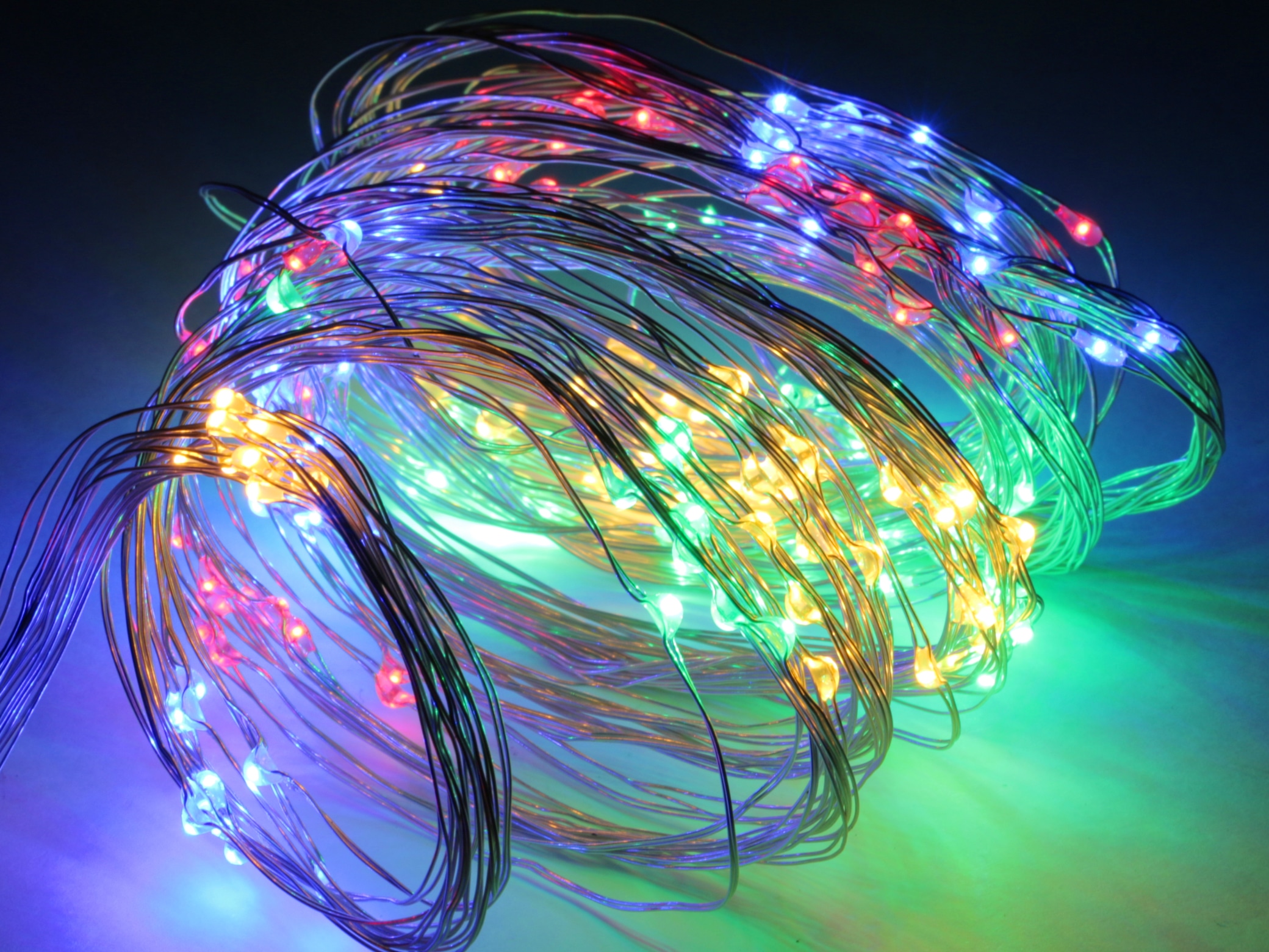 LED-Lichterkette, Silberdraht, 100 LEDs, bunt, 230V~, Innen/Außen