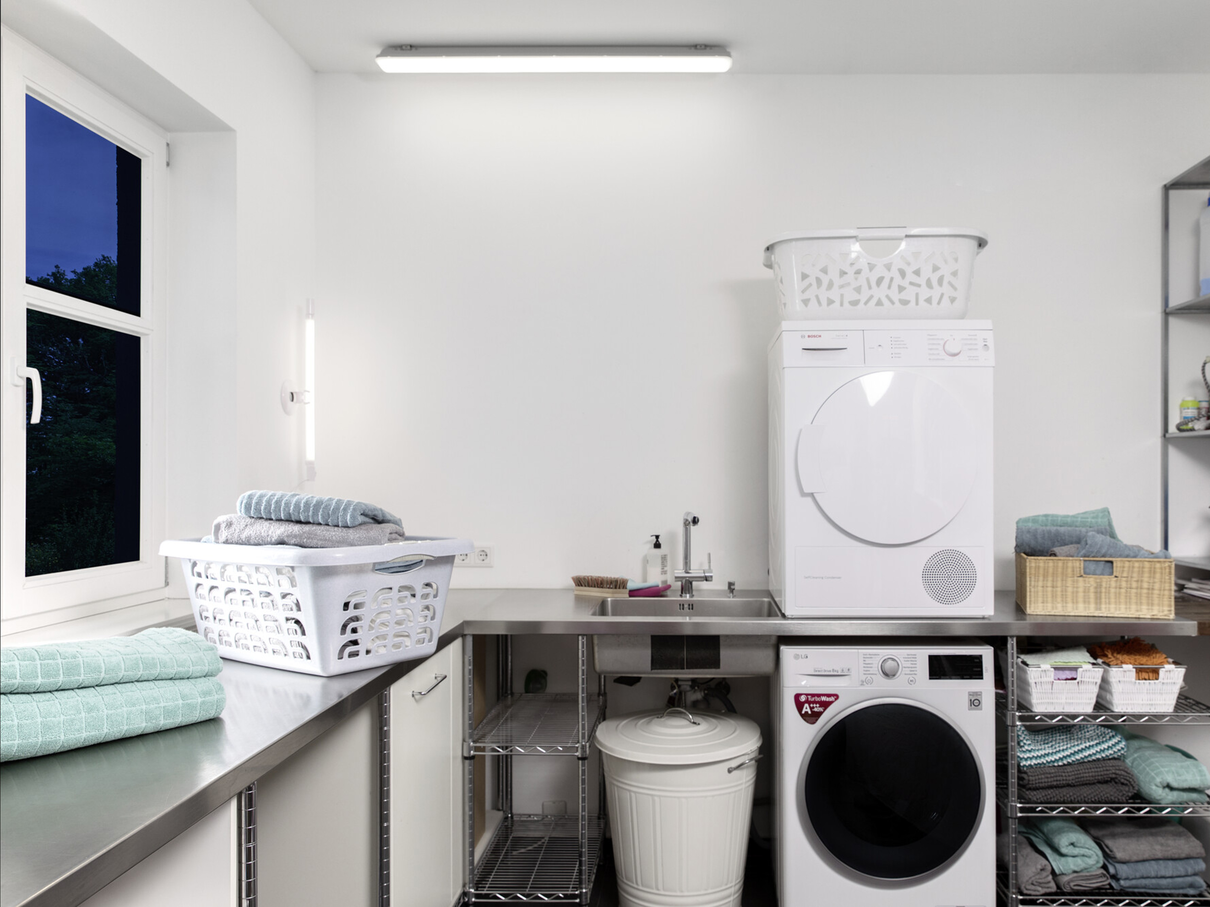 OSRAM LED-Feuchtraumleuchte, 48W, 4000lm, 4000K, IP65, neutralweiß, 1,5m