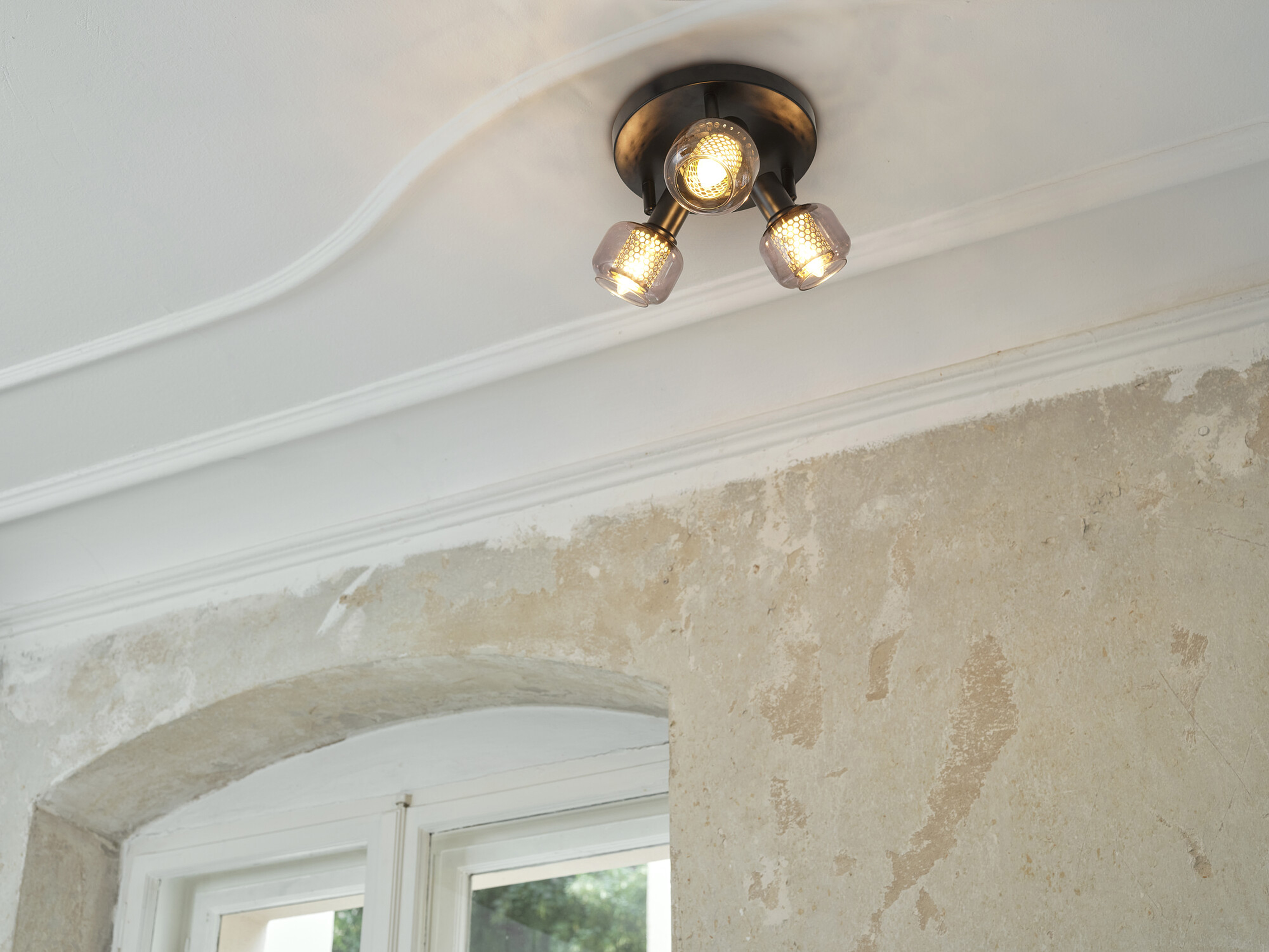 OSRAM Deckenanbau-Leuchte, E14, 8,4 W, 2700 K, 750 lm, IP20, goldenes Wabengitter, dimmbar