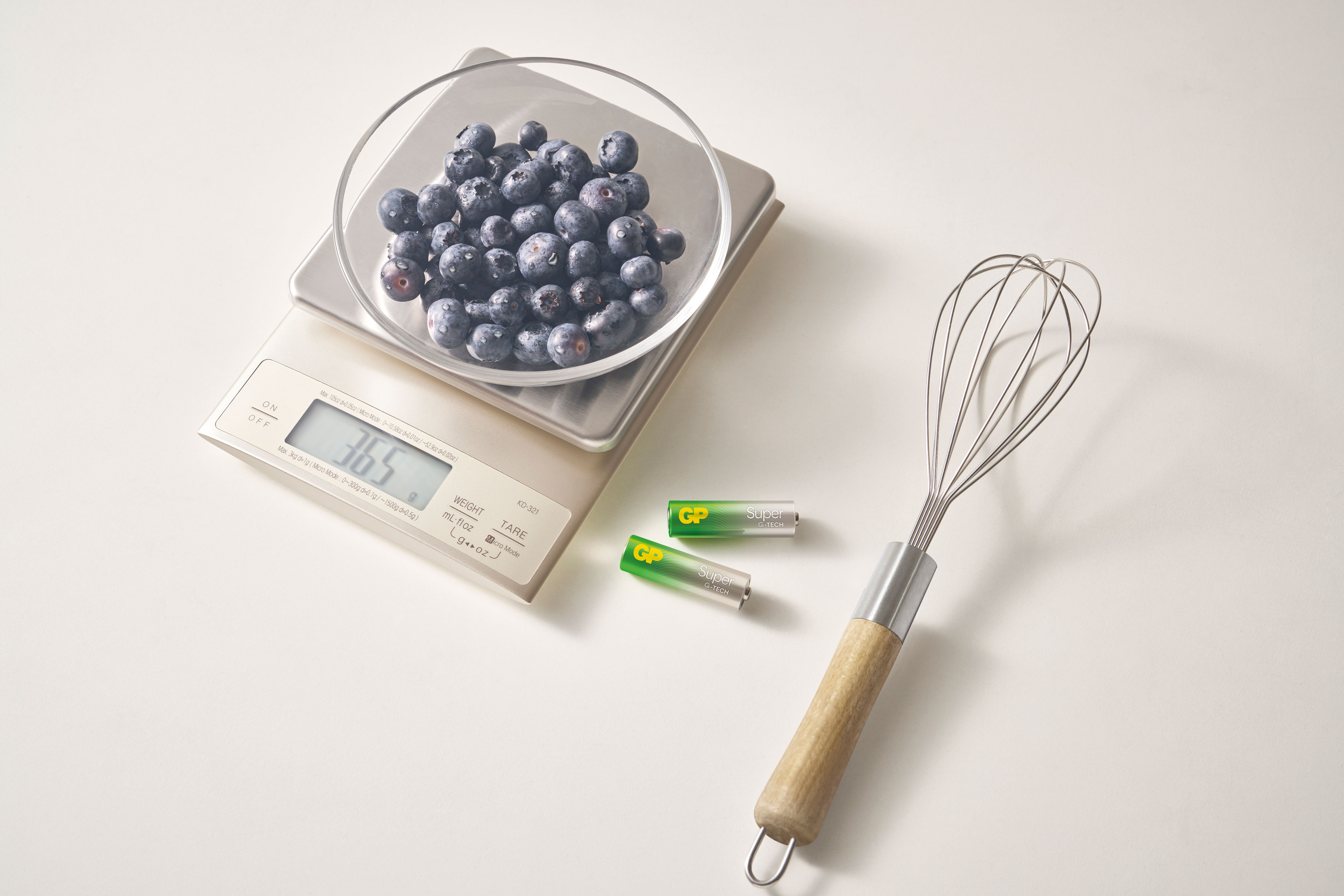 Alkaline Batterien GP, 12x AAA, 12x AA + kostenloser Handventilator Alkaline Batterien GP, 12x AAA, 12x AA + kostenloser Handventilator