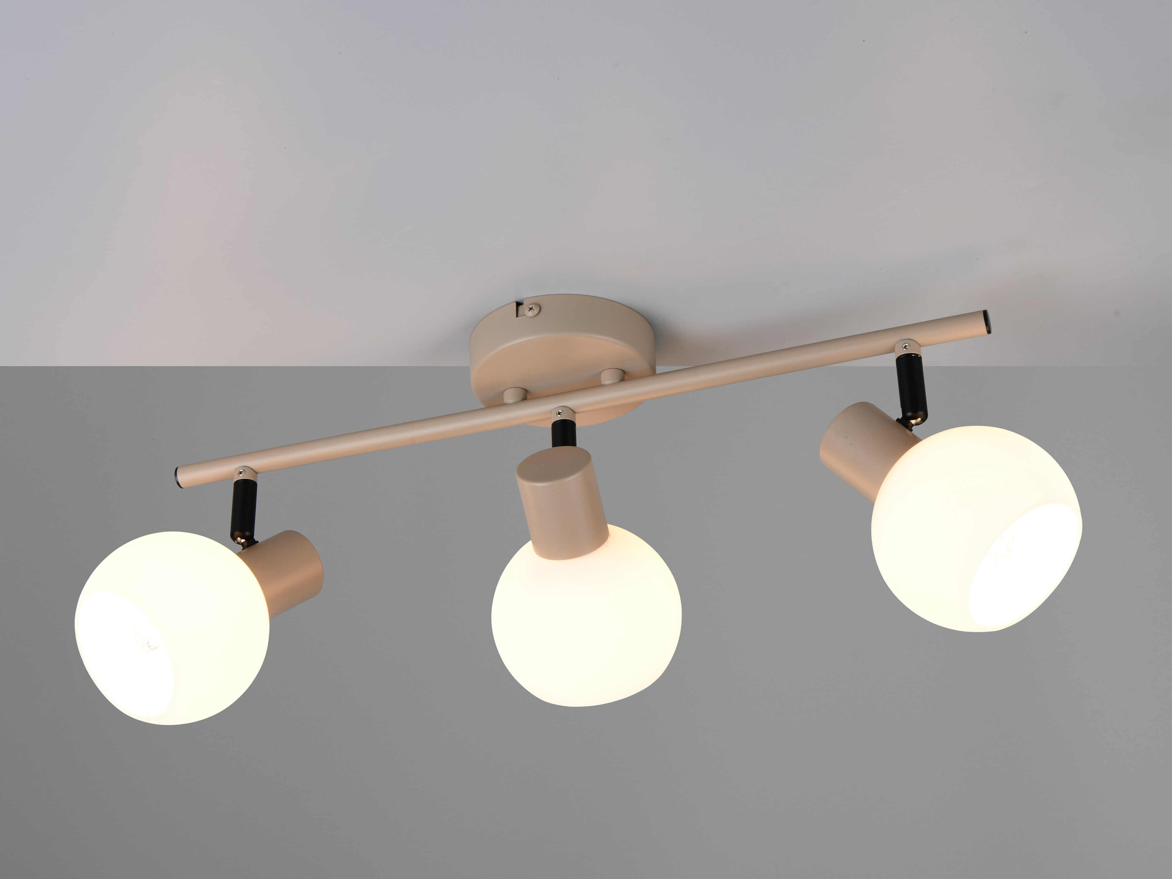REALITY Deckenleuchte 3 flg. Boba R86373043, E14, ohne LM, IP20, beige REALITY Deckenleuchte 3 flg. Boba R86373043, E14, ohne LM, IP20, beige